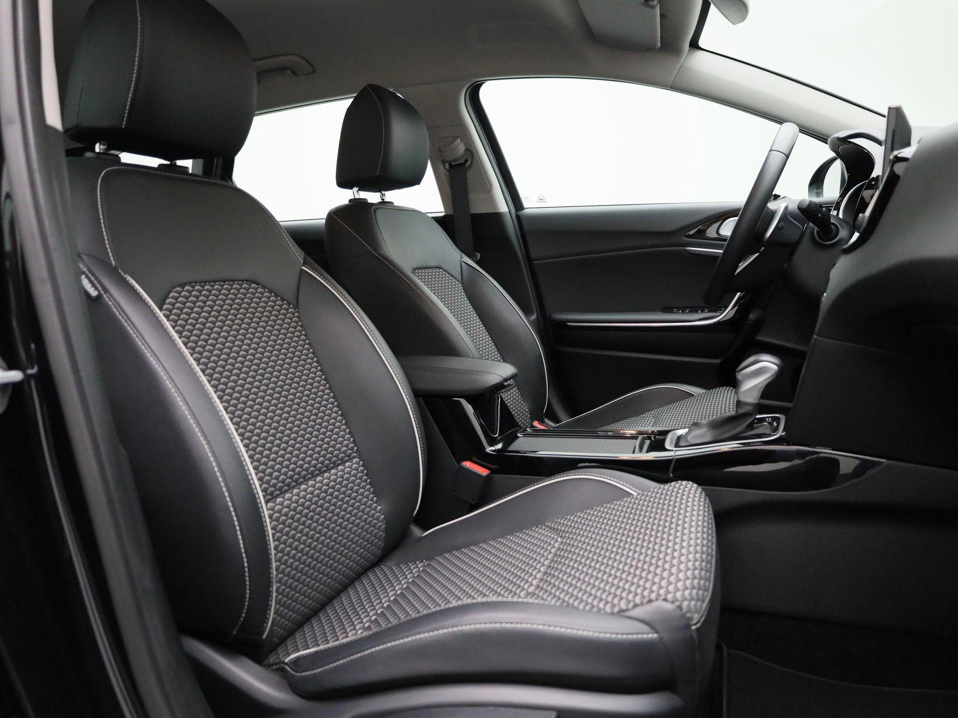 Kia-Ceed Sportswagon-image-32