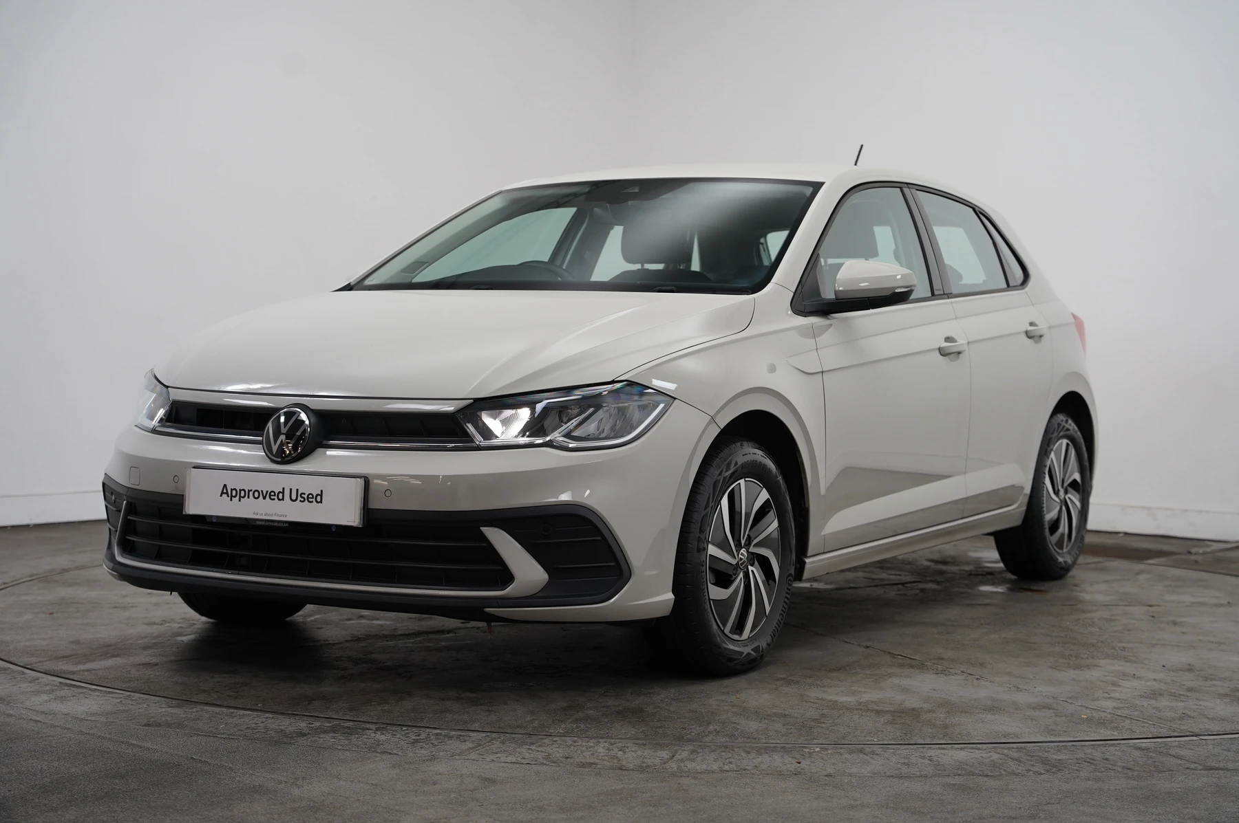 Volkswagen-Polo-image-30
