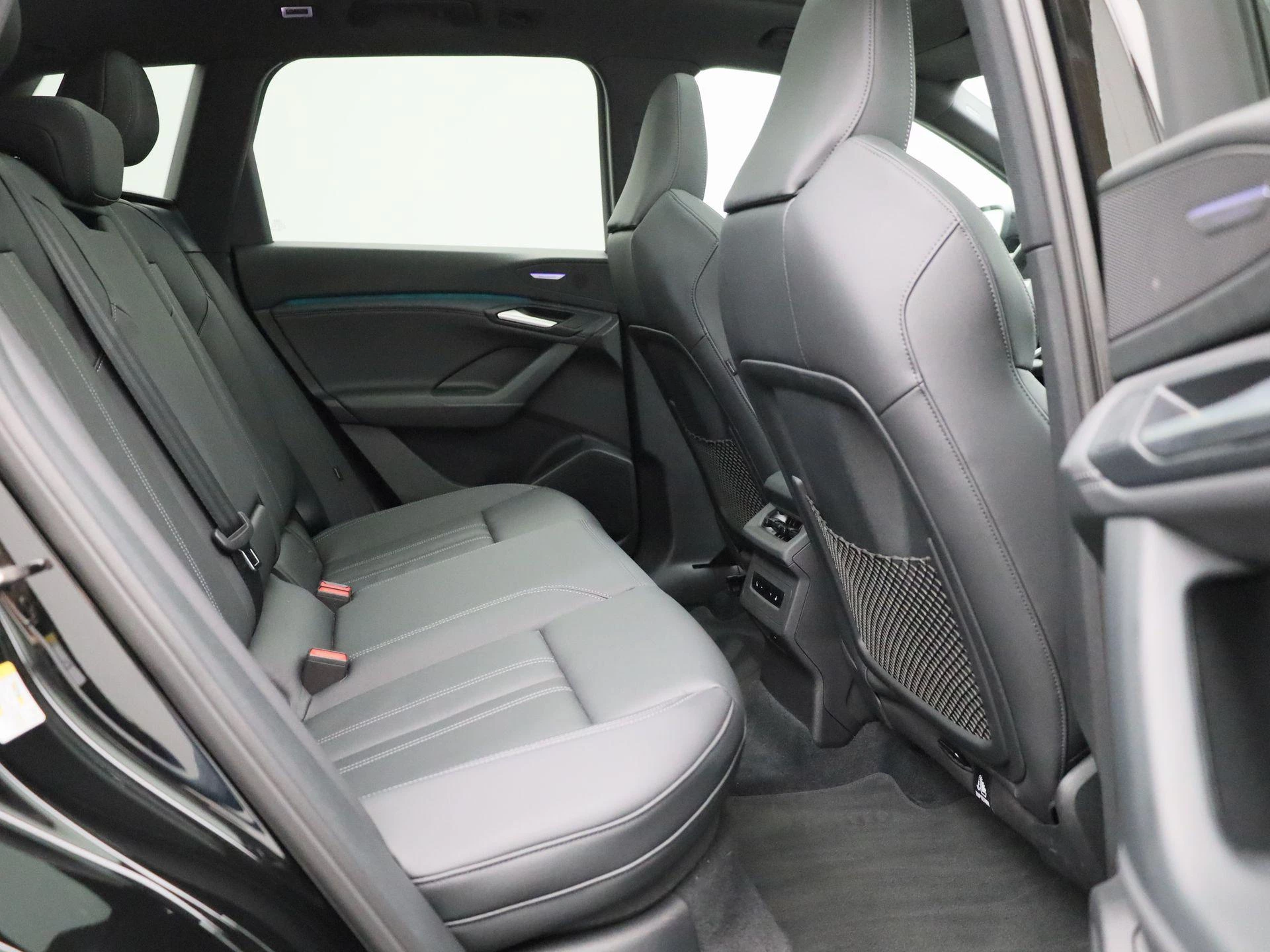 Audi-Q6 e-tron-image-50