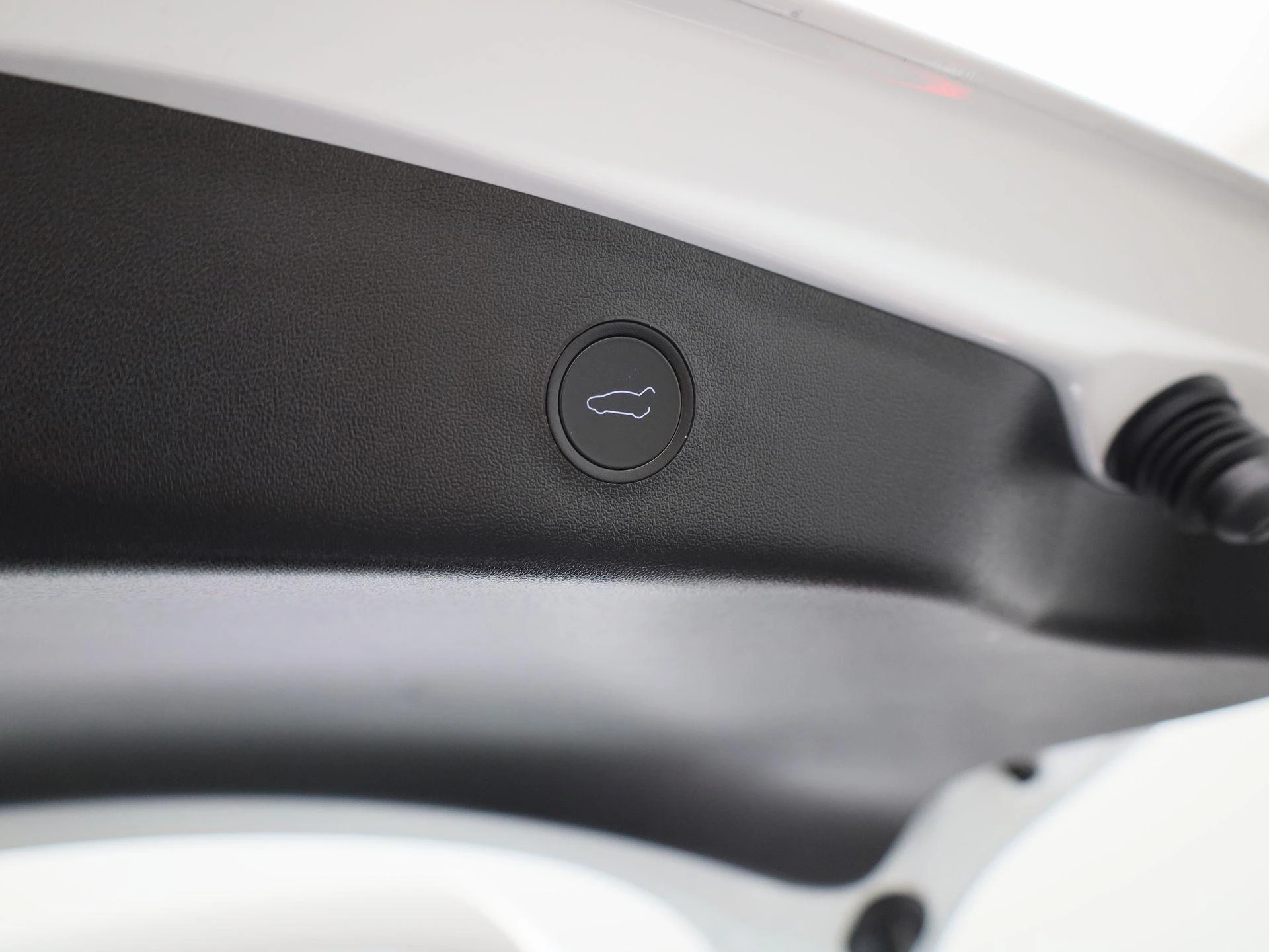 Tesla-Model 3-image-16