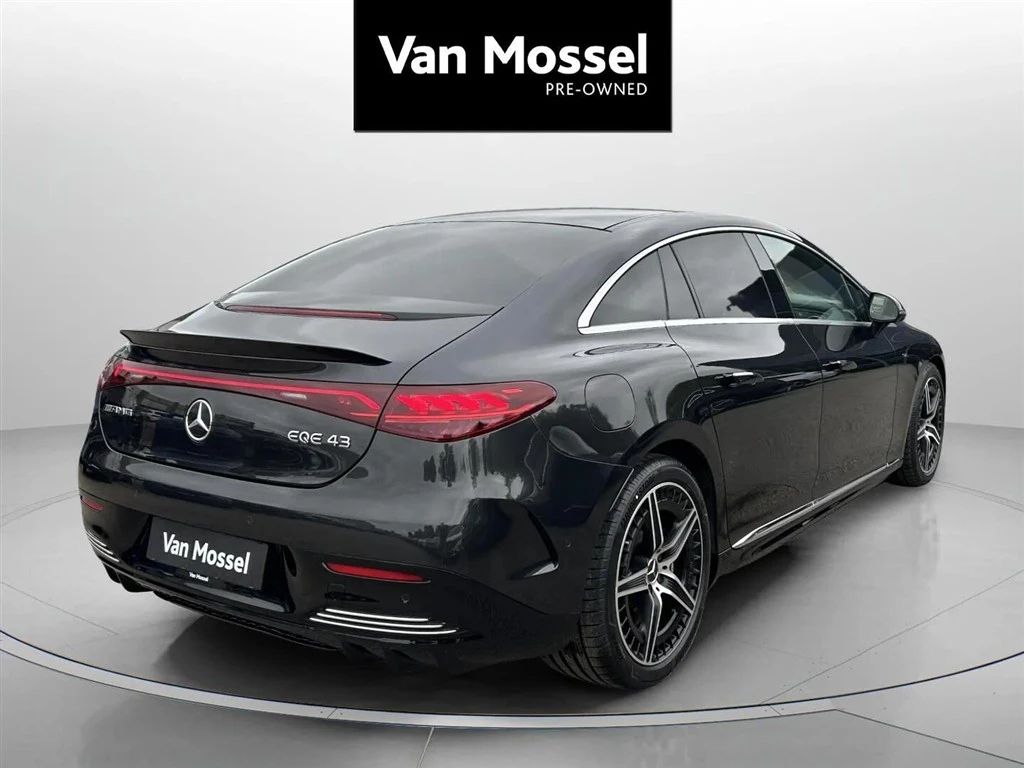 Mercedes-Benz-EQE-image-4