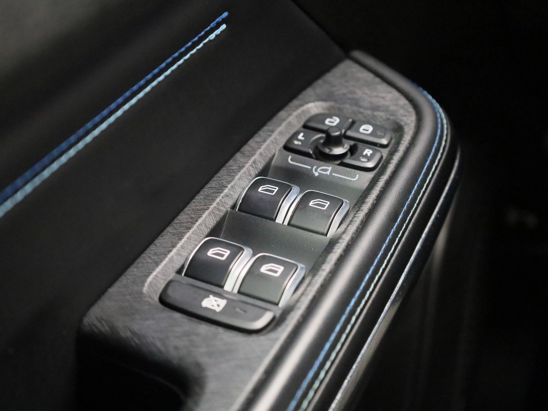 Lynk & Co-01-image-32