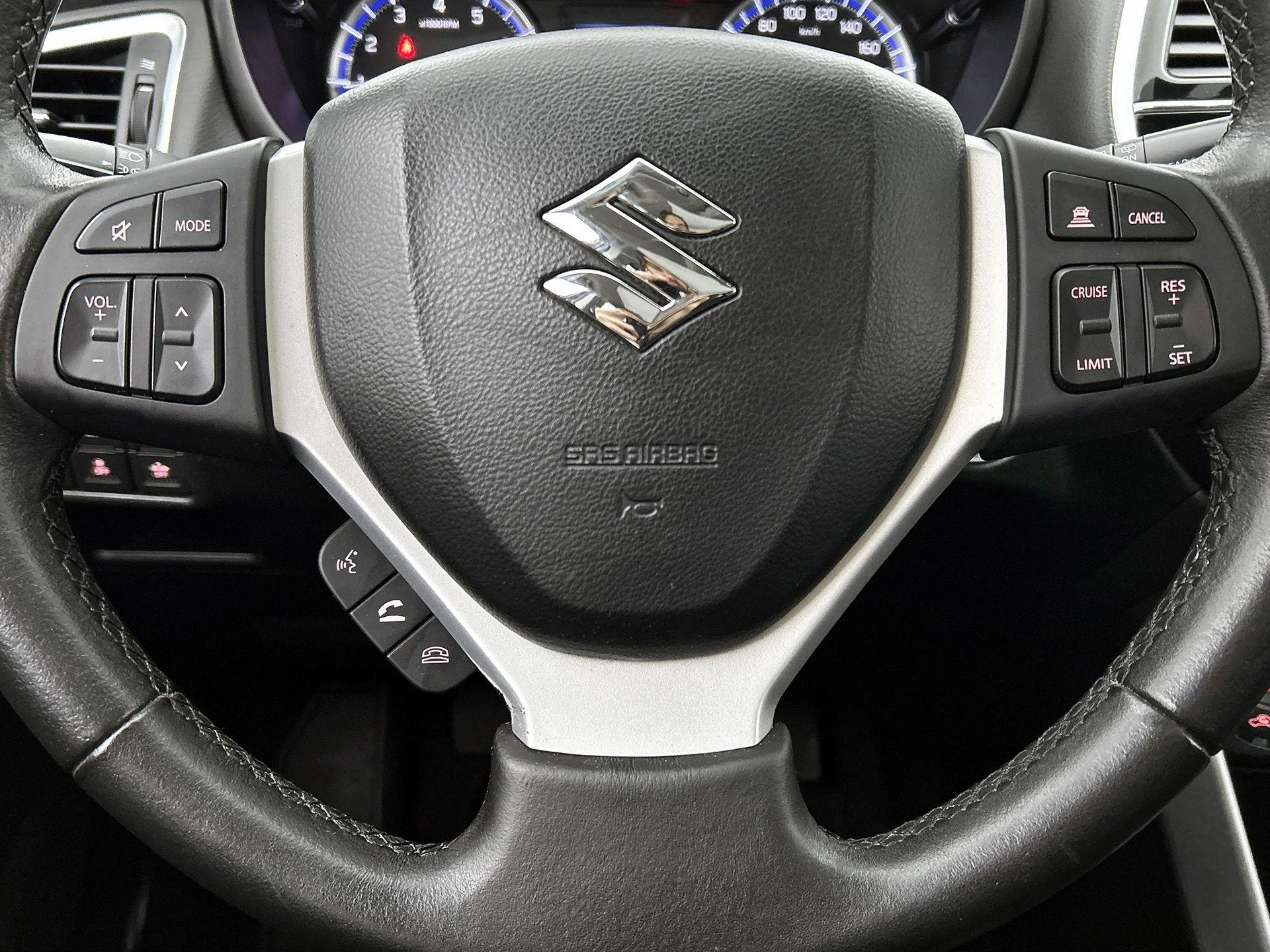 Suzuki-S-Cross-image-31