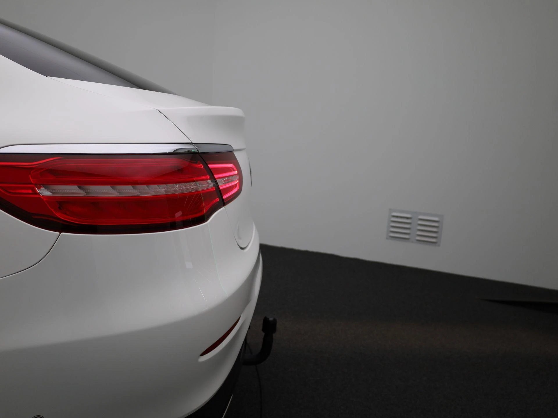 Mercedes-Benz-GLC-image-51