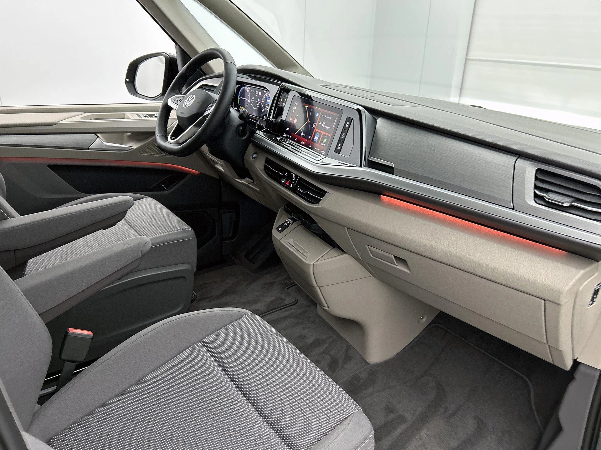 Volkswagen-Multivan-image-22