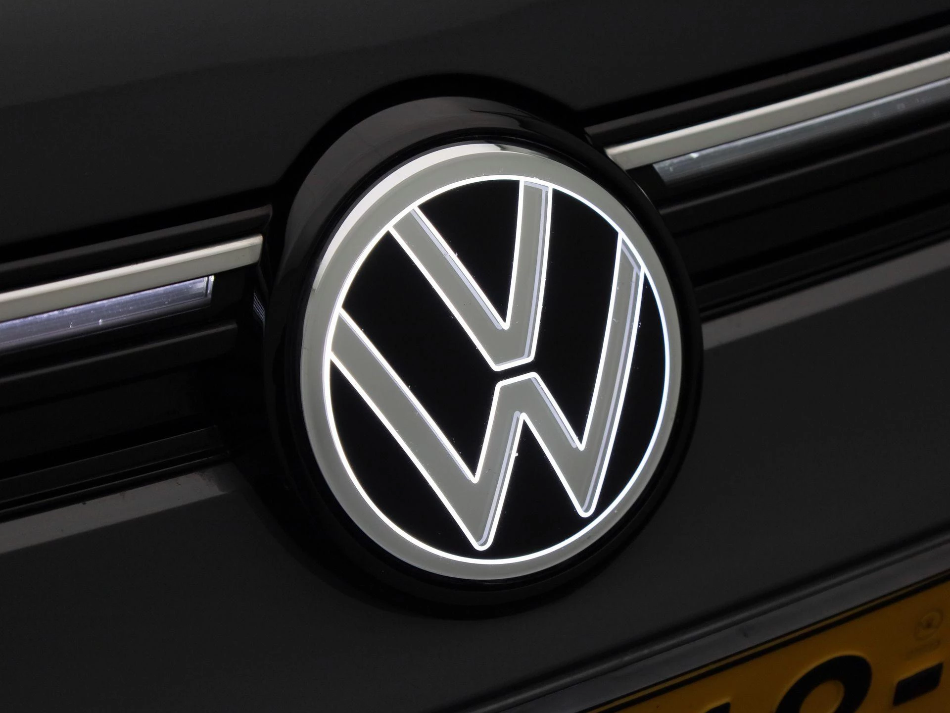 Volkswagen-Golf-image-40
