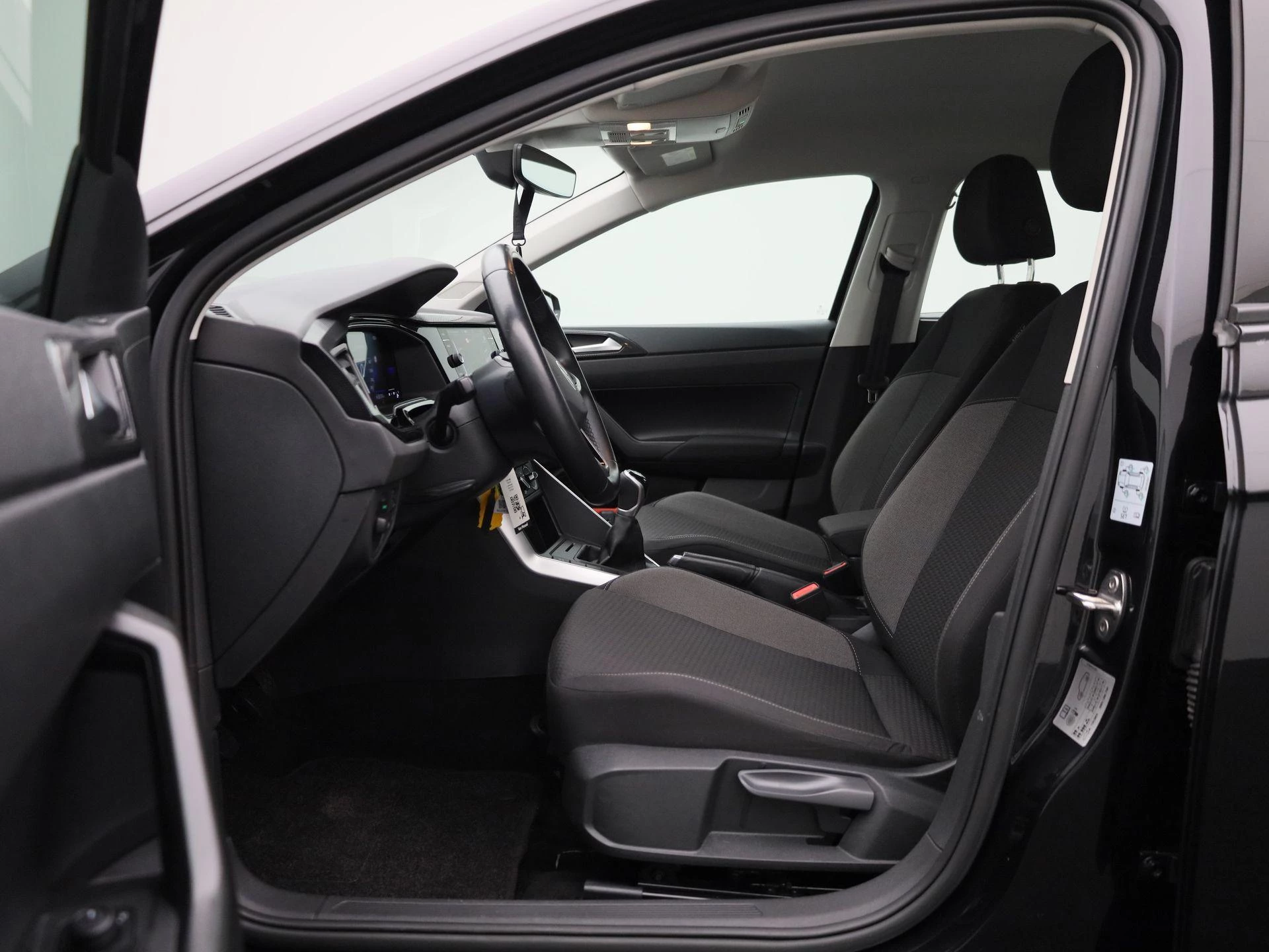 Volkswagen-Polo-image-10