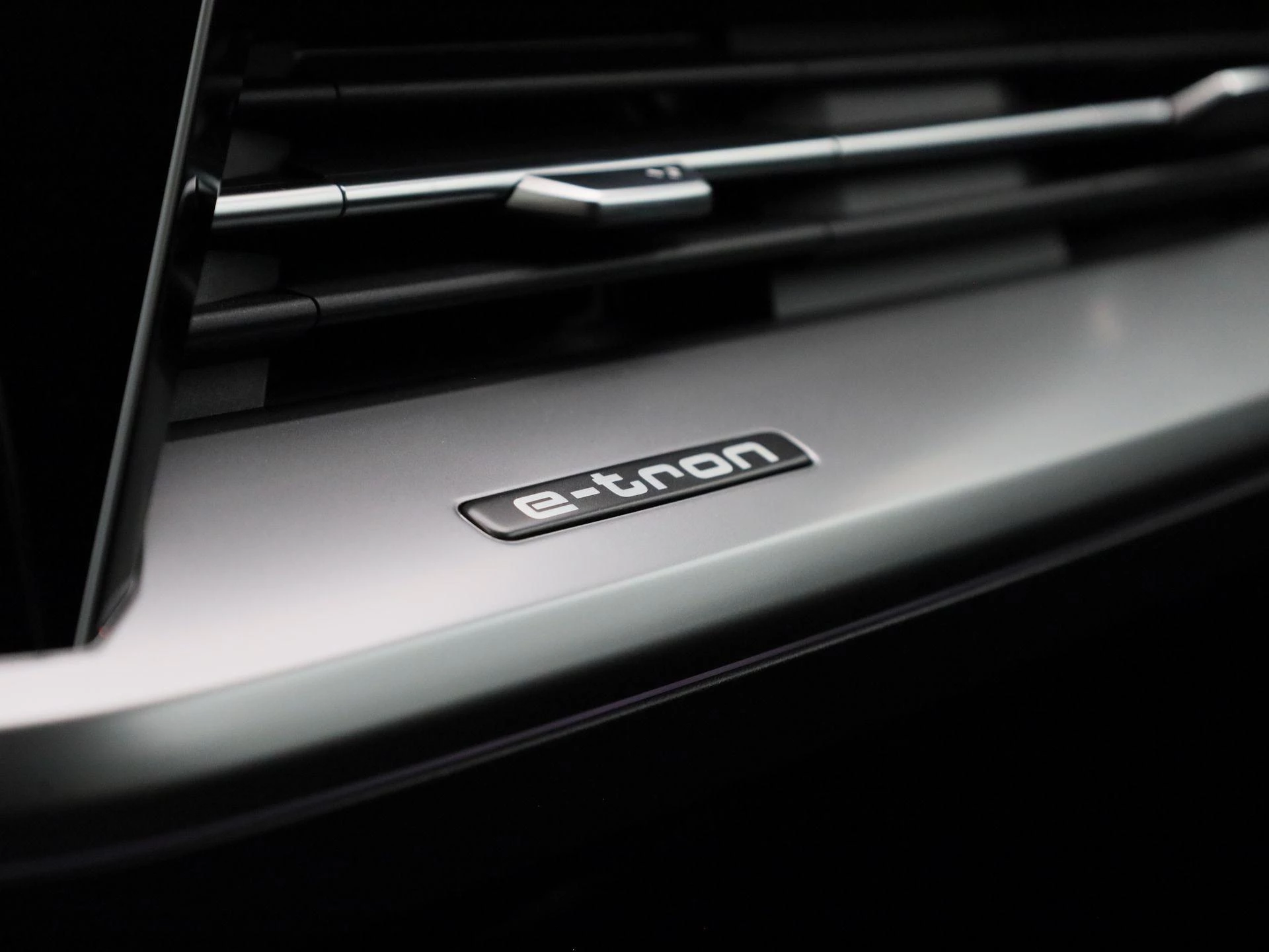 Audi-Q4 e-tron-image-27