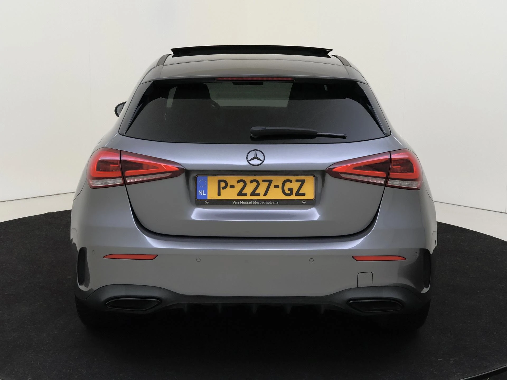 Mercedes-Benz-A-Klasse-image-6