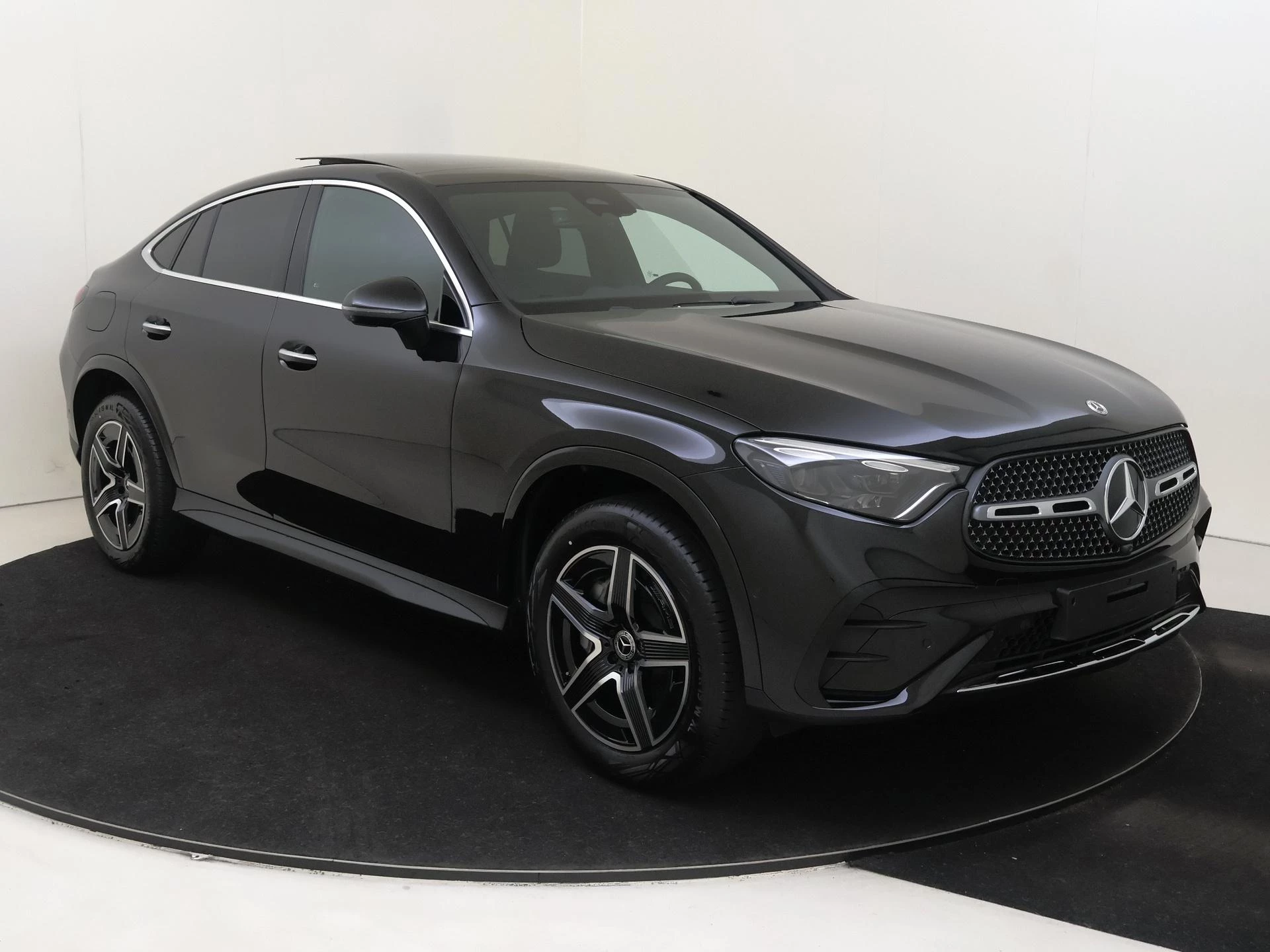 Mercedes-Benz-GLC-image-1