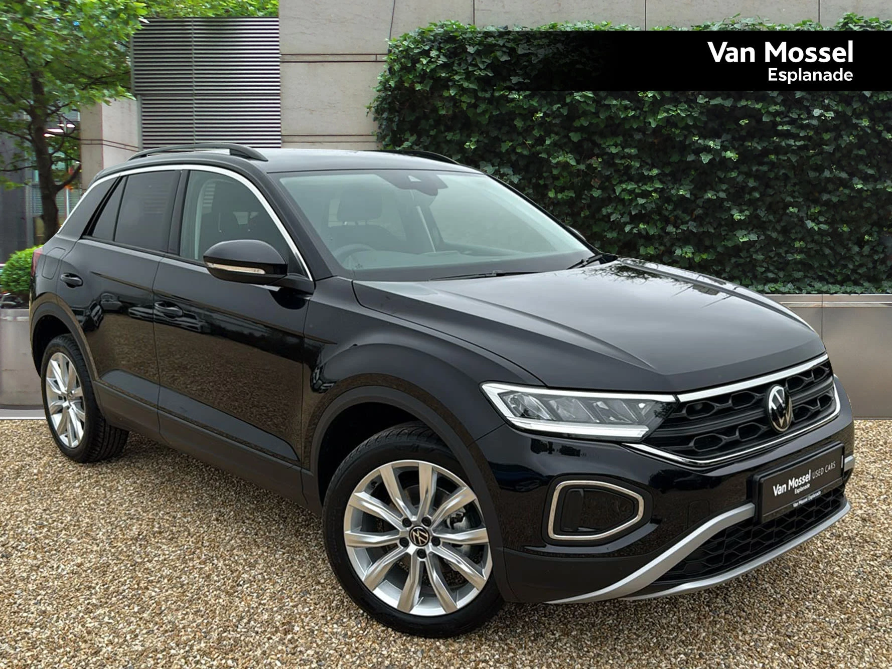 Volkswagen-T-Roc-image-0