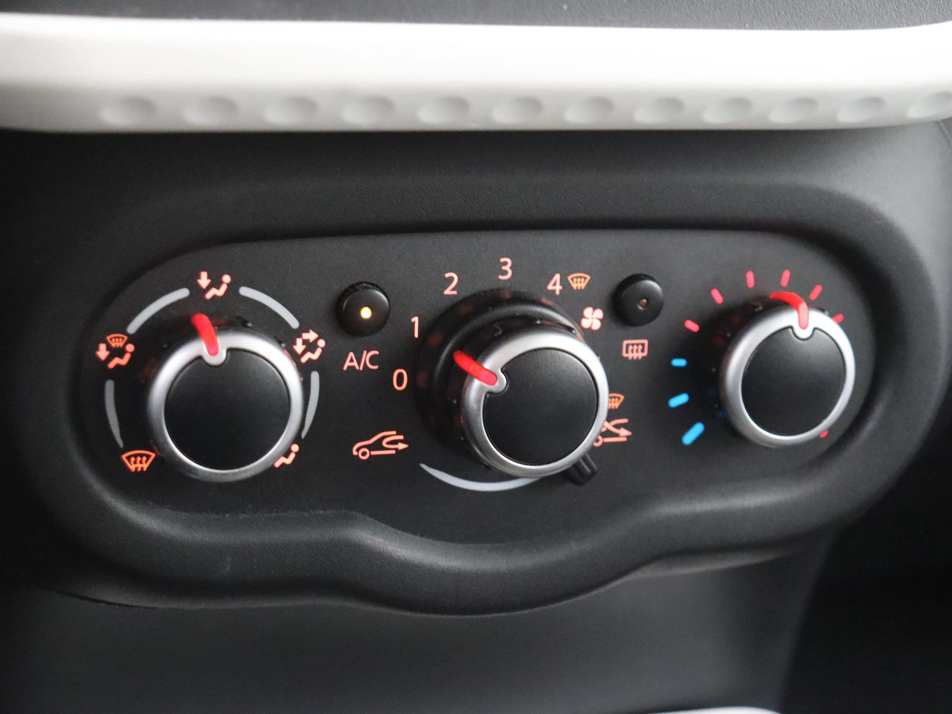 Renault-Twingo-image-19