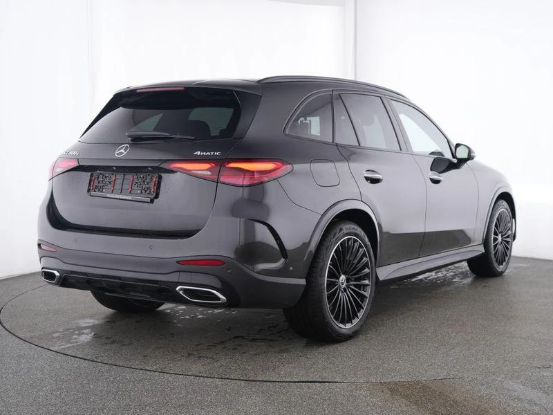 Mercedes-Benz-GLC-image-2