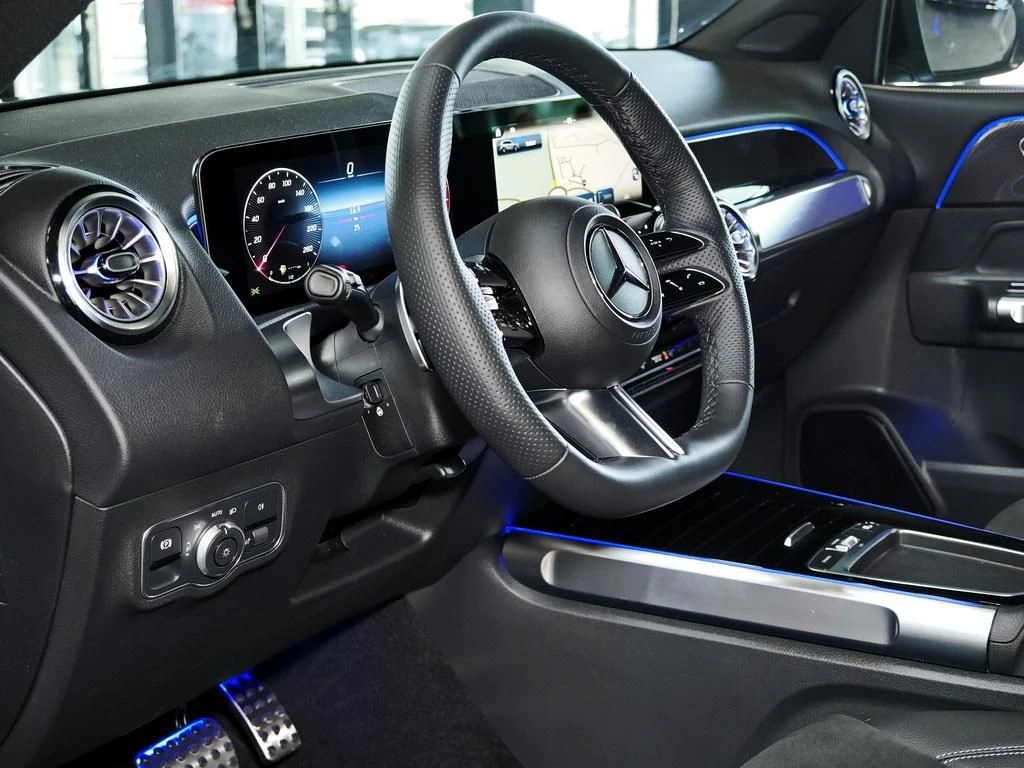 Mercedes-Benz-GLB 200-image-6