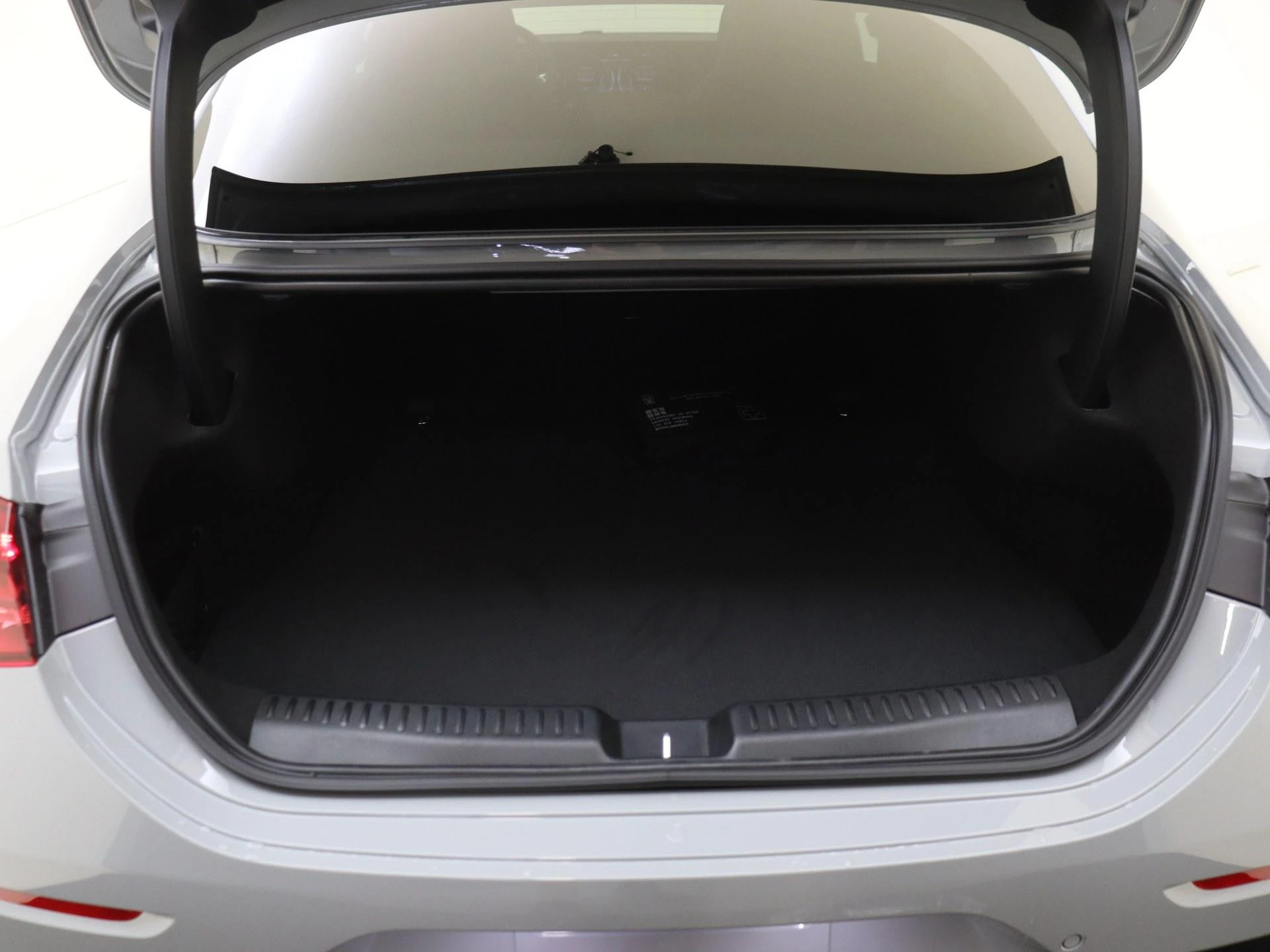 Mercedes-Benz-CLA-image-23