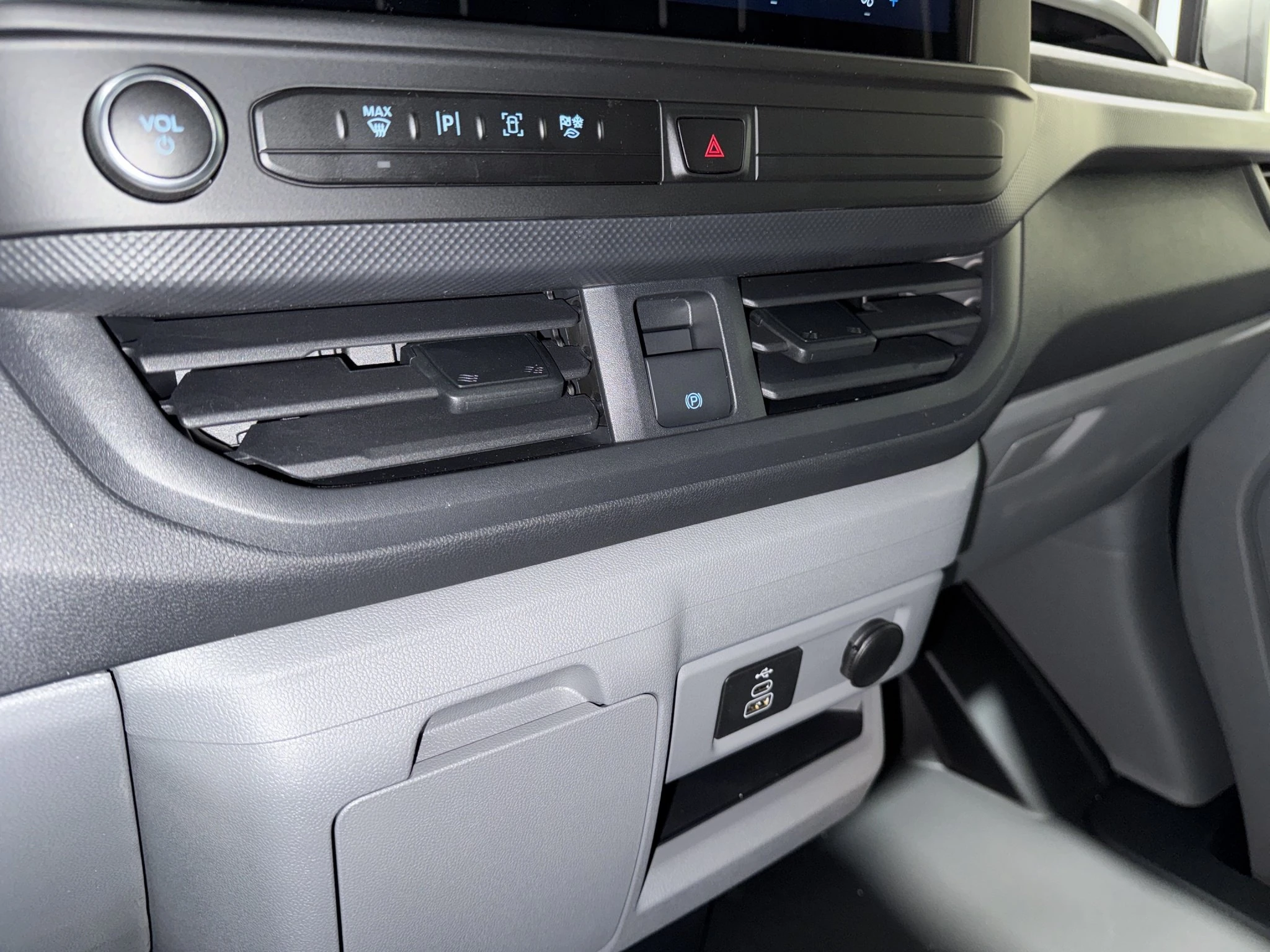 Ford Transit Custom Kastenwagen Trend 320 L1 2.0L EcoBlue. 8-Gang-Automatikgetriebe. FWD