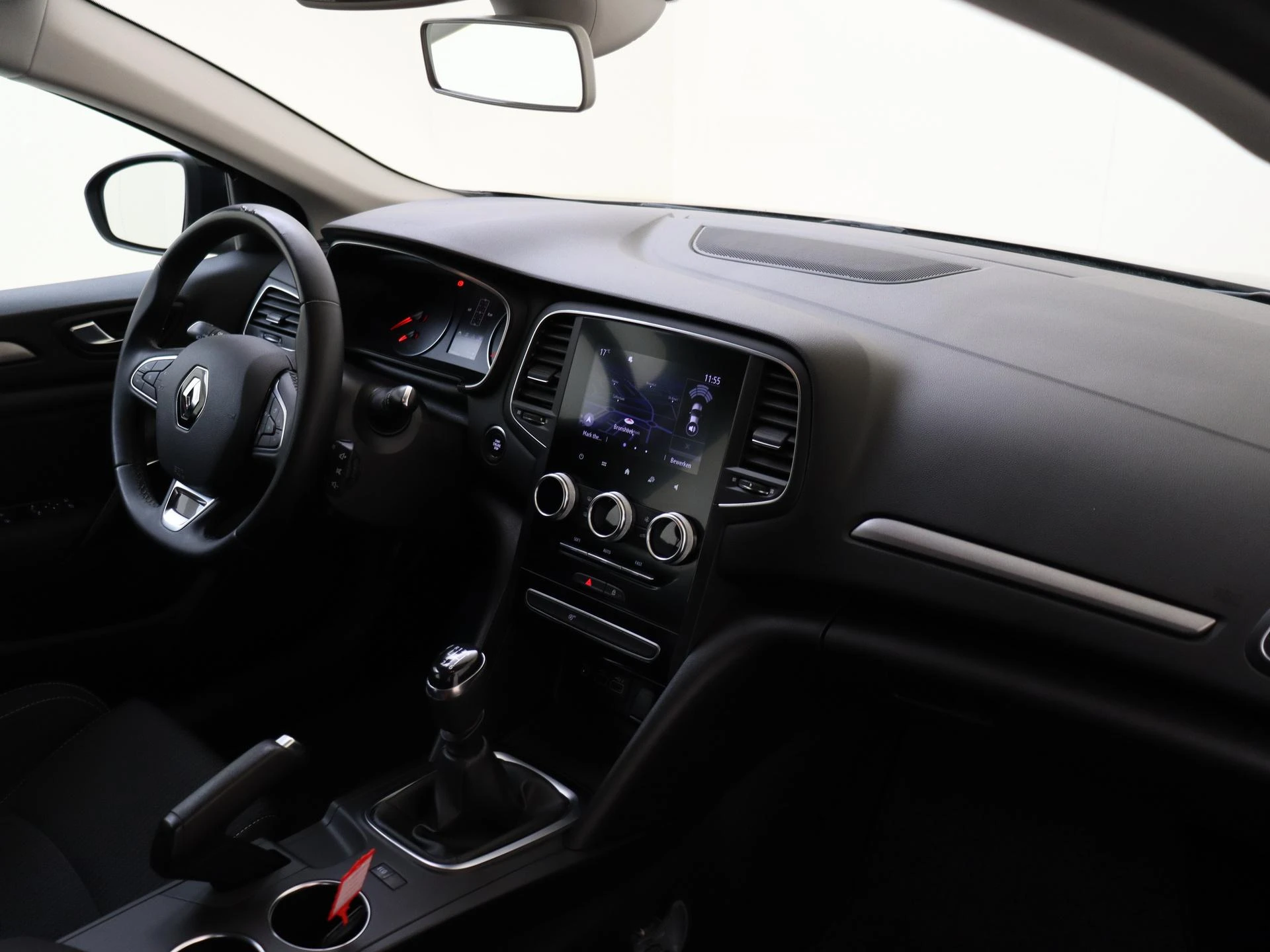 Renault-Mégane Estate-image-4
