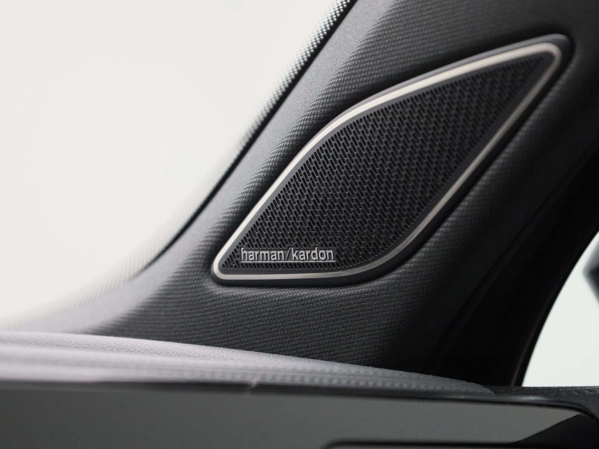 Volkswagen-Tiguan-image-34