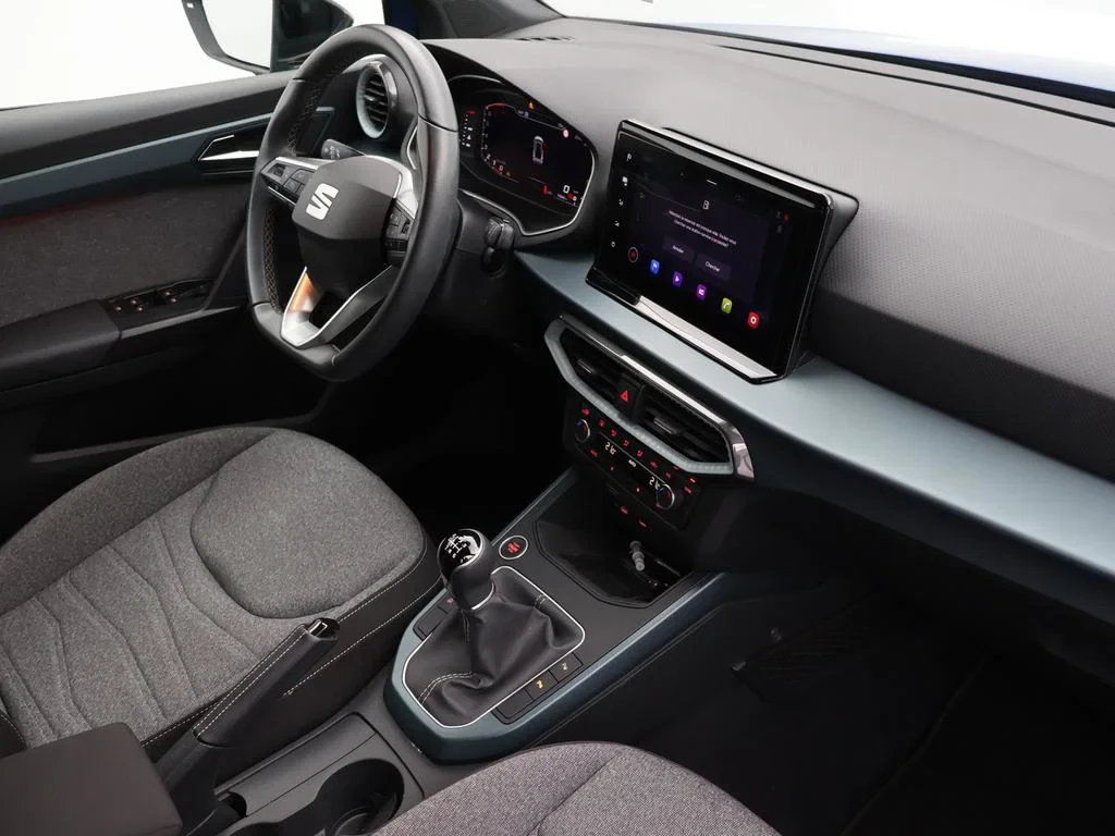SEAT-Arona-image-2
