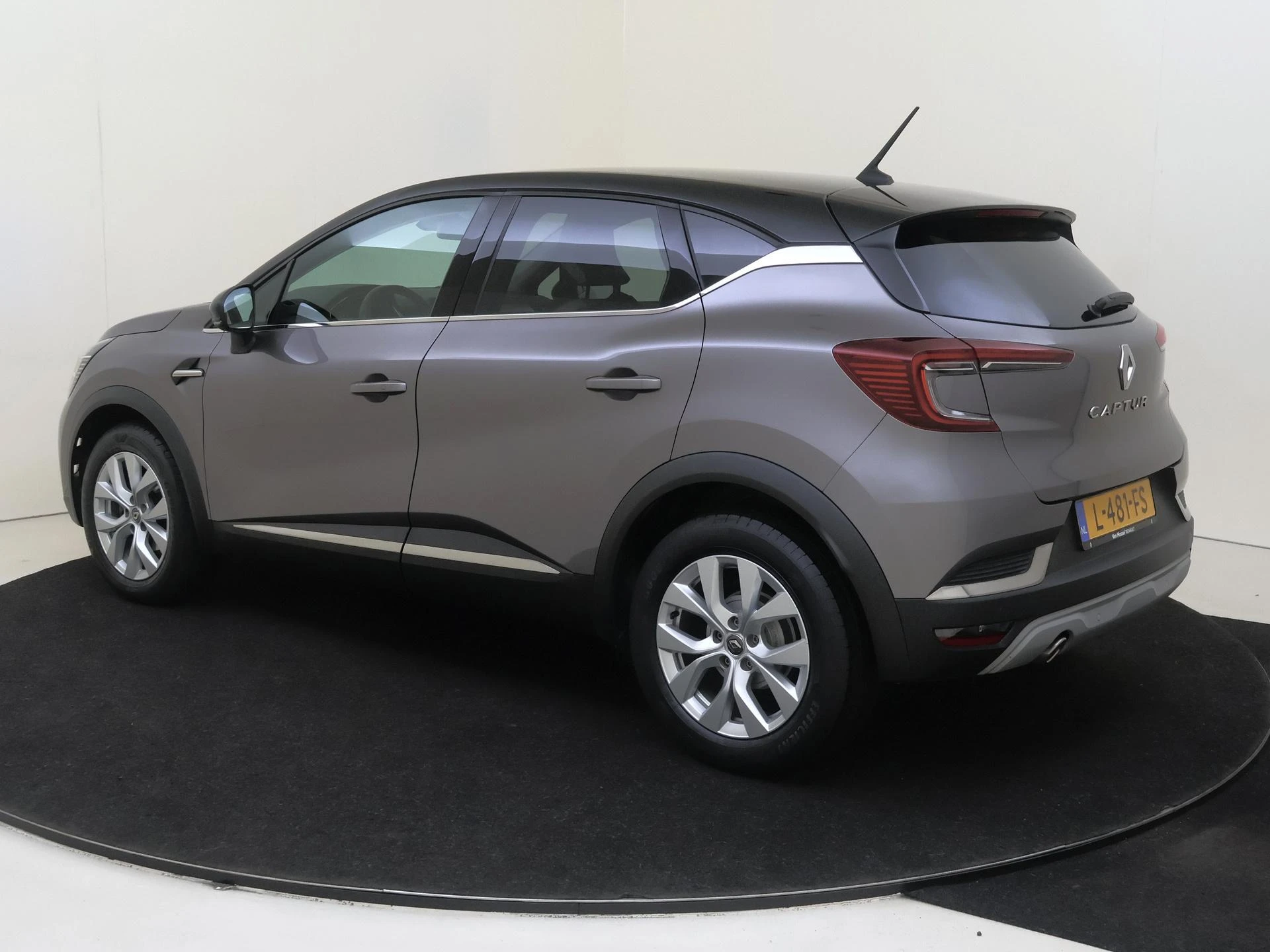 Renault-Captur-image-2