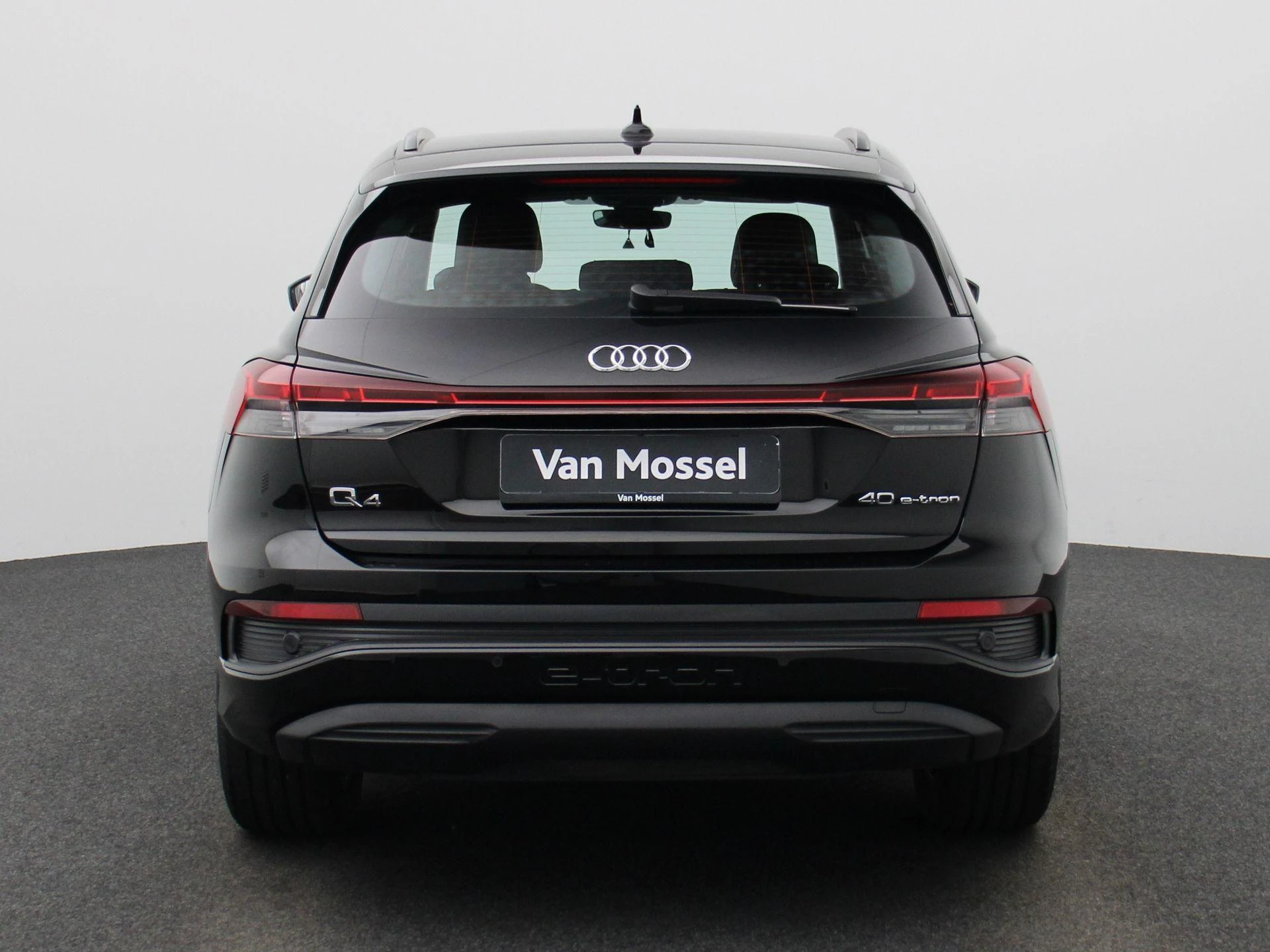 Audi-Q4 e-tron-image-4