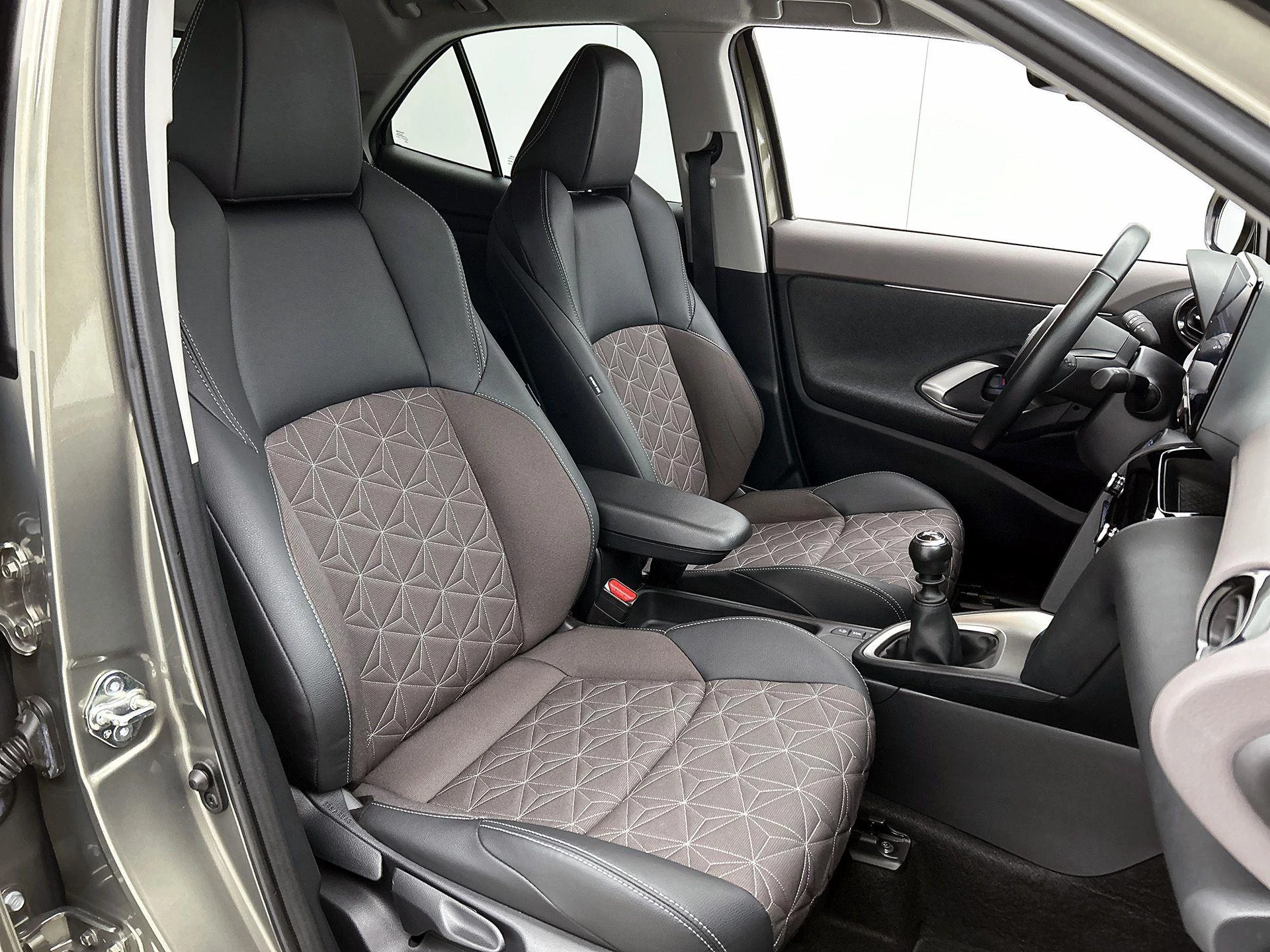 Toyota-Yaris Cross-image-37