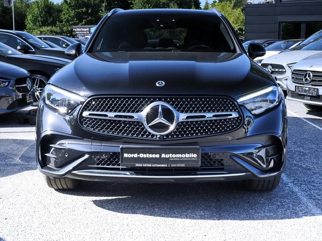 Mercedes-Benz-GLC 300 d-image-3
