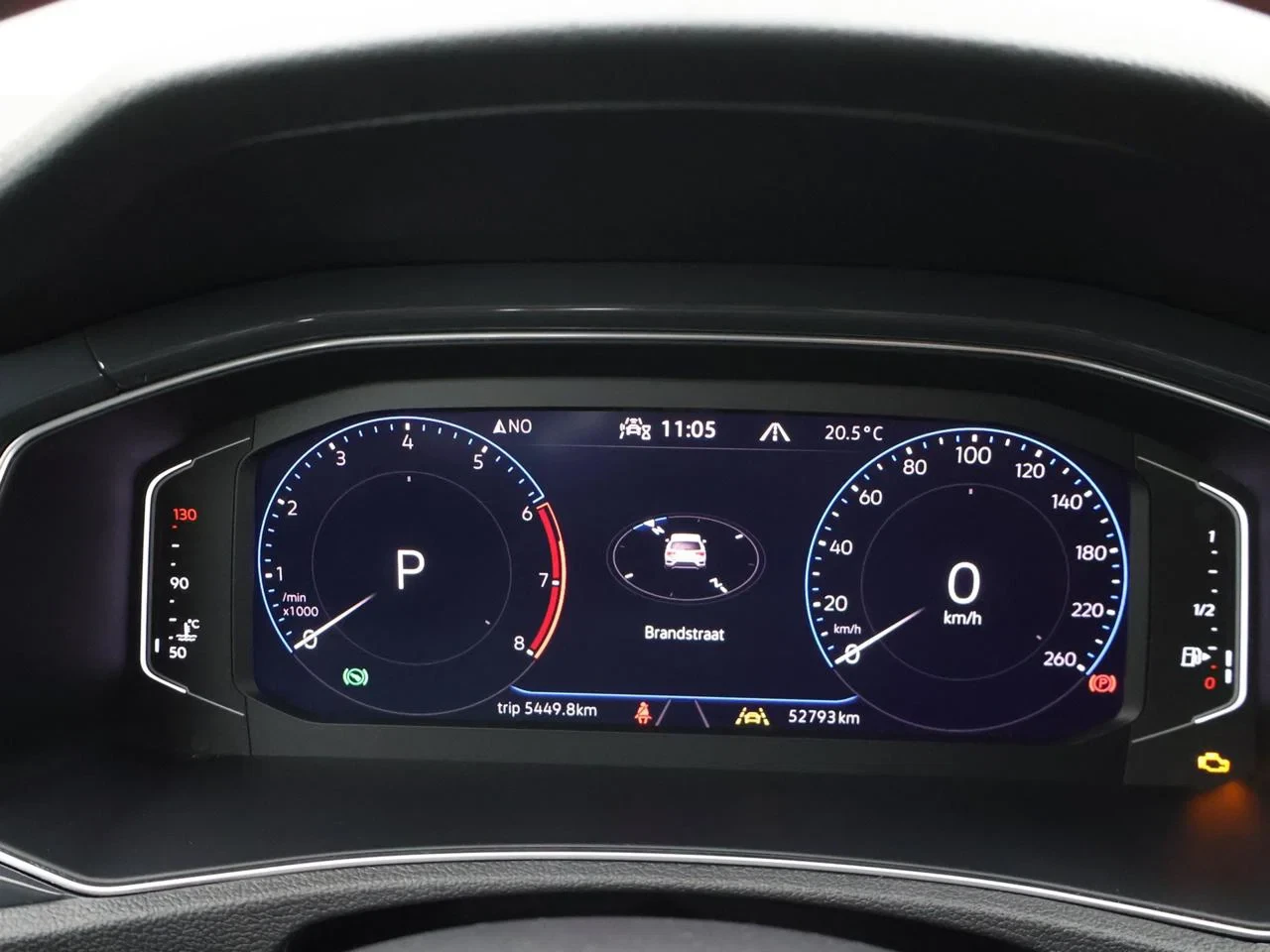 Volkswagen-T-Roc-image-12