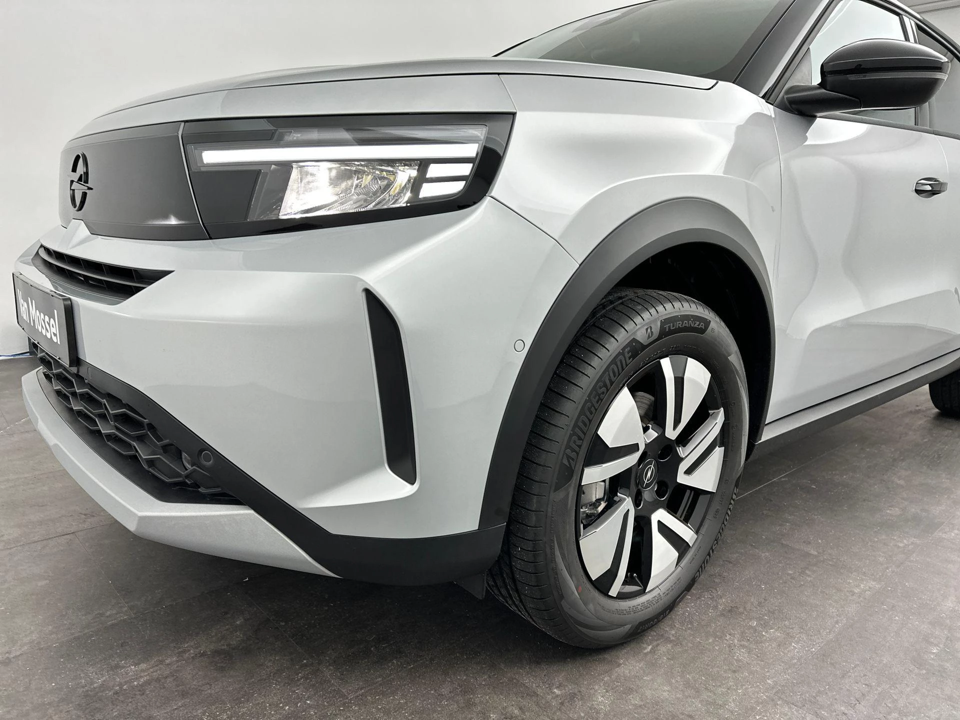 Opel-Frontera-image-25