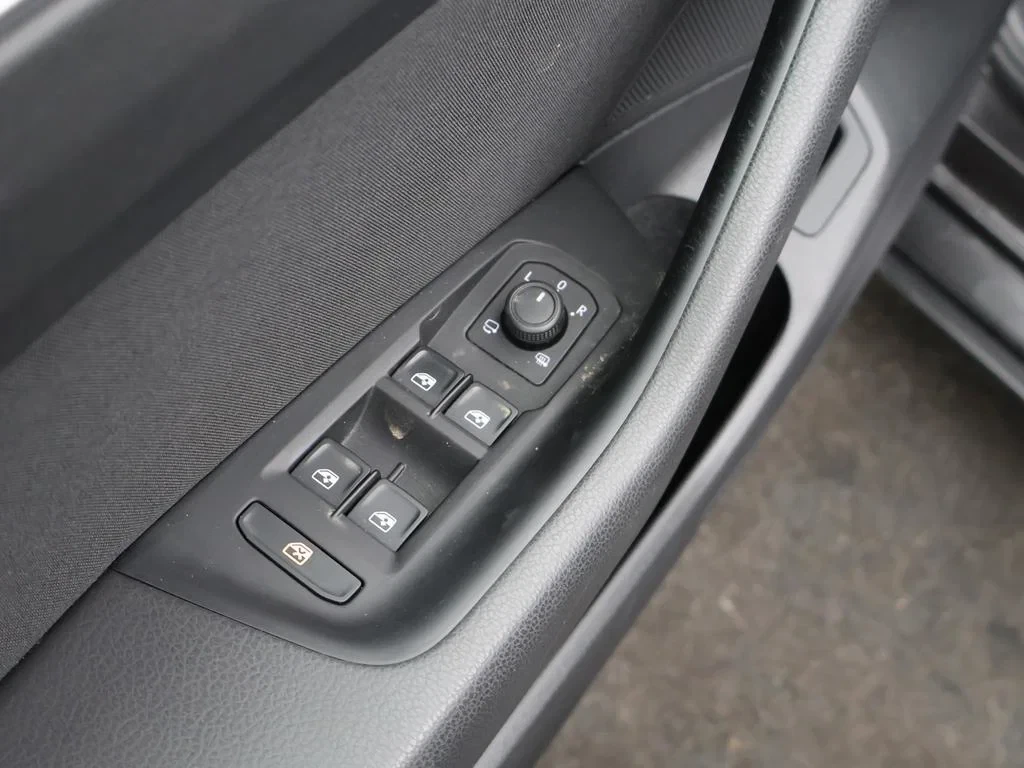 Volkswagen-Passat-image-19