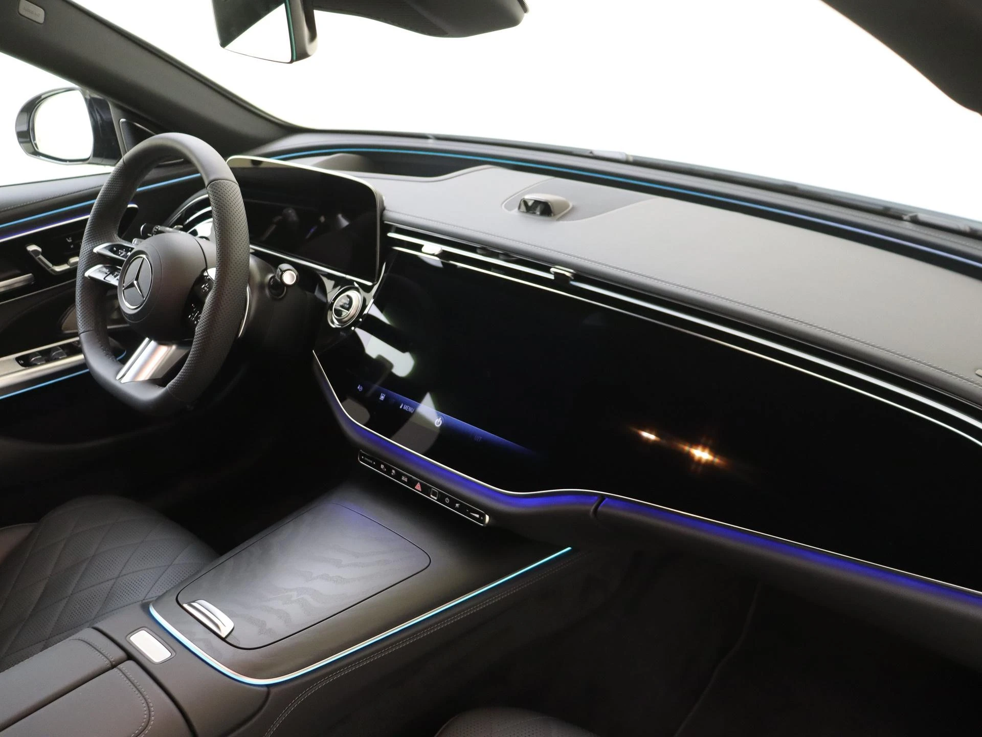Mercedes-Benz-E-Klasse-image-4