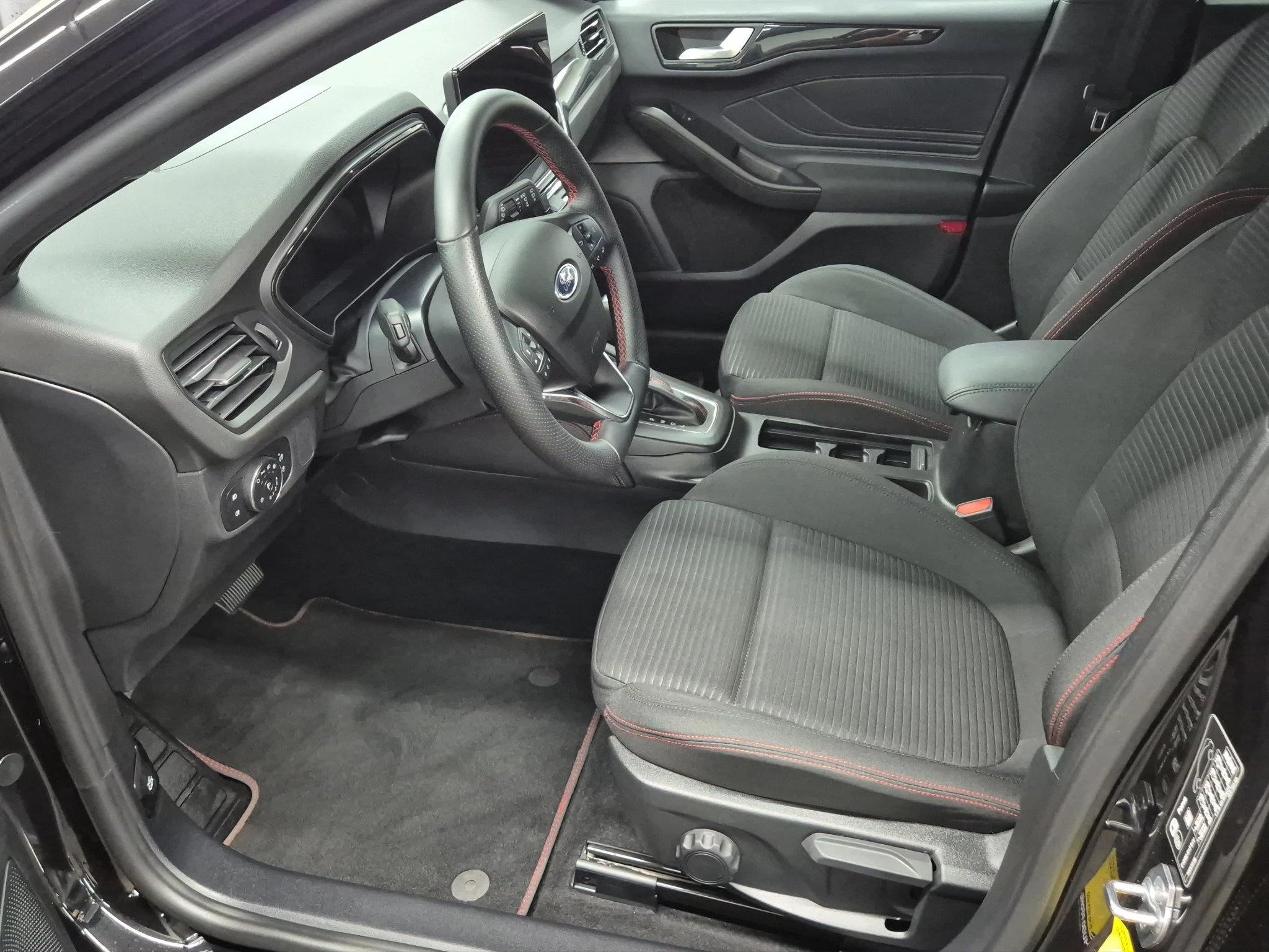 Ford Focus ST-Line X Turnier Aut.*AHK*ACC*HUD*KAM*NAVI*WINTER-PKT.