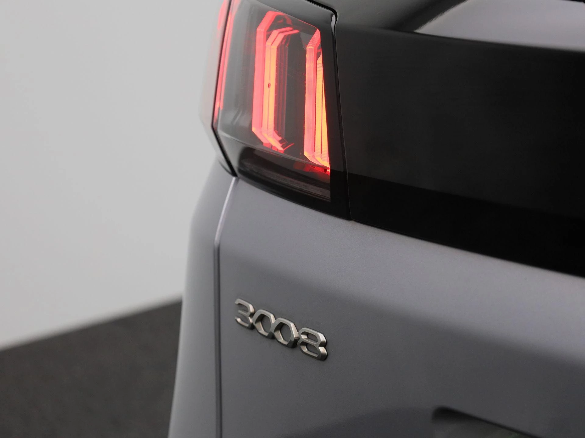 Peugeot 3008 1.6 HYBRID4 300 e-Auto8 GT