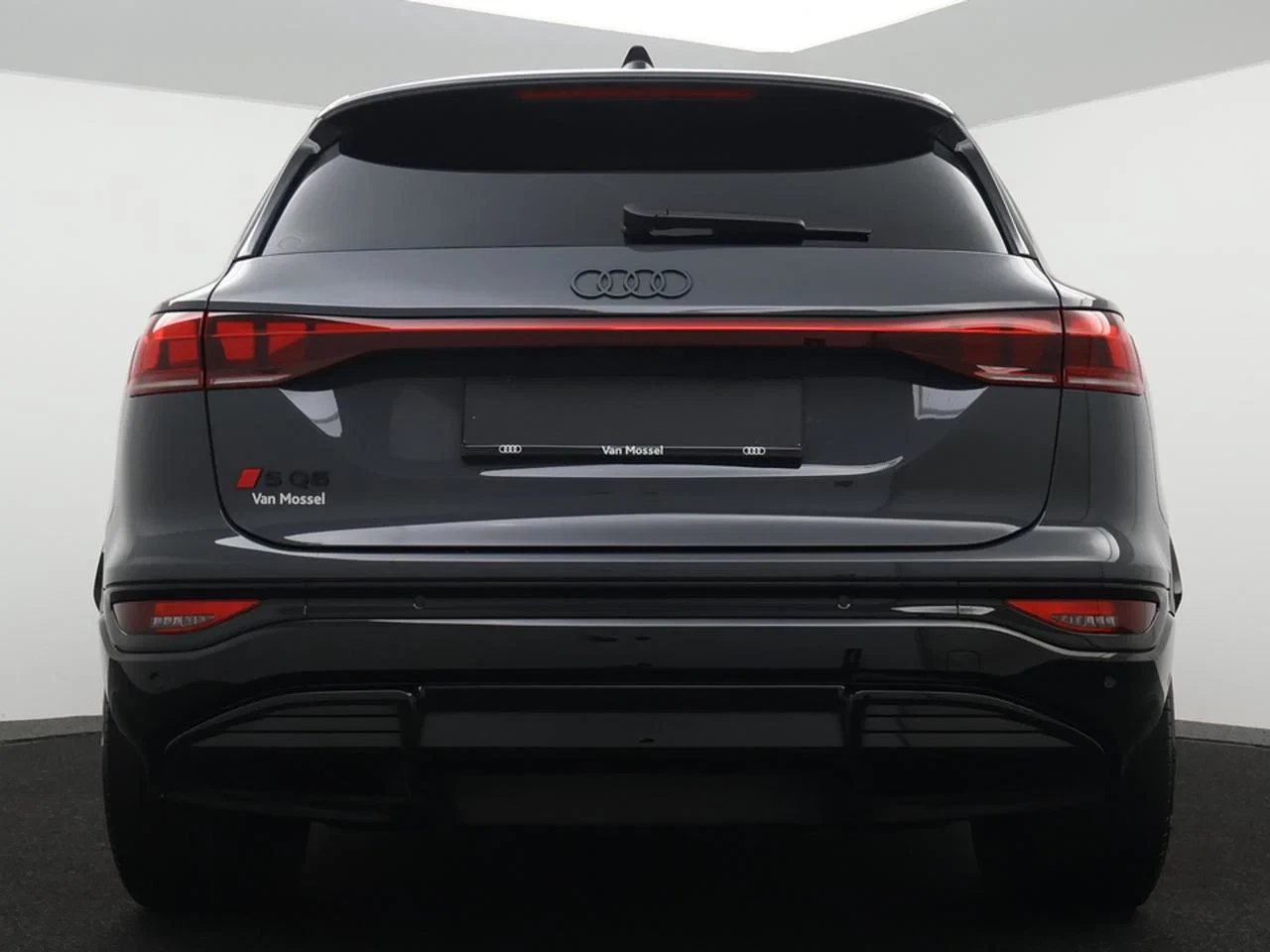 Audi-SQ6 e-tron-image-2