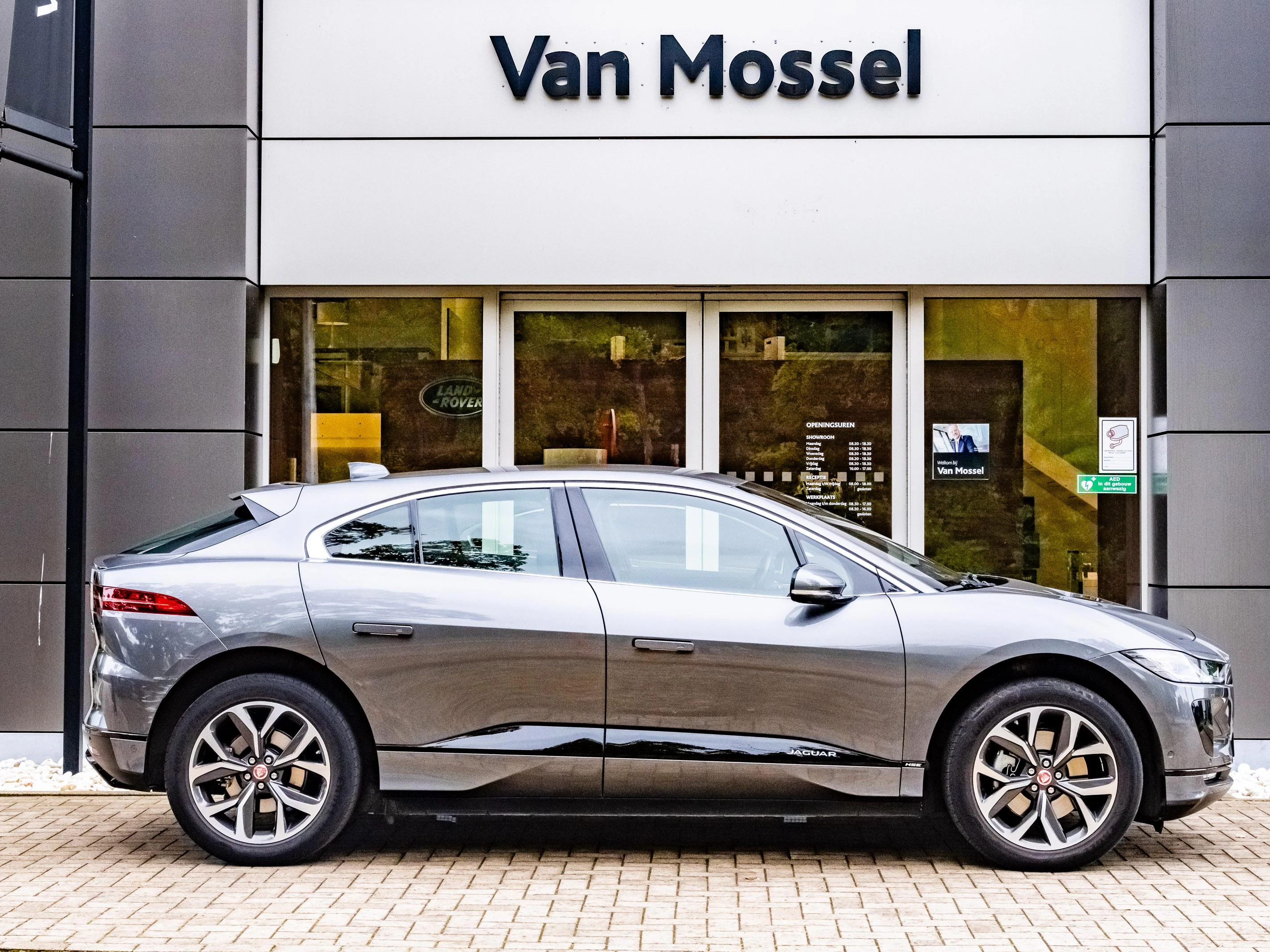 Jaguar-I-PACE-image-6