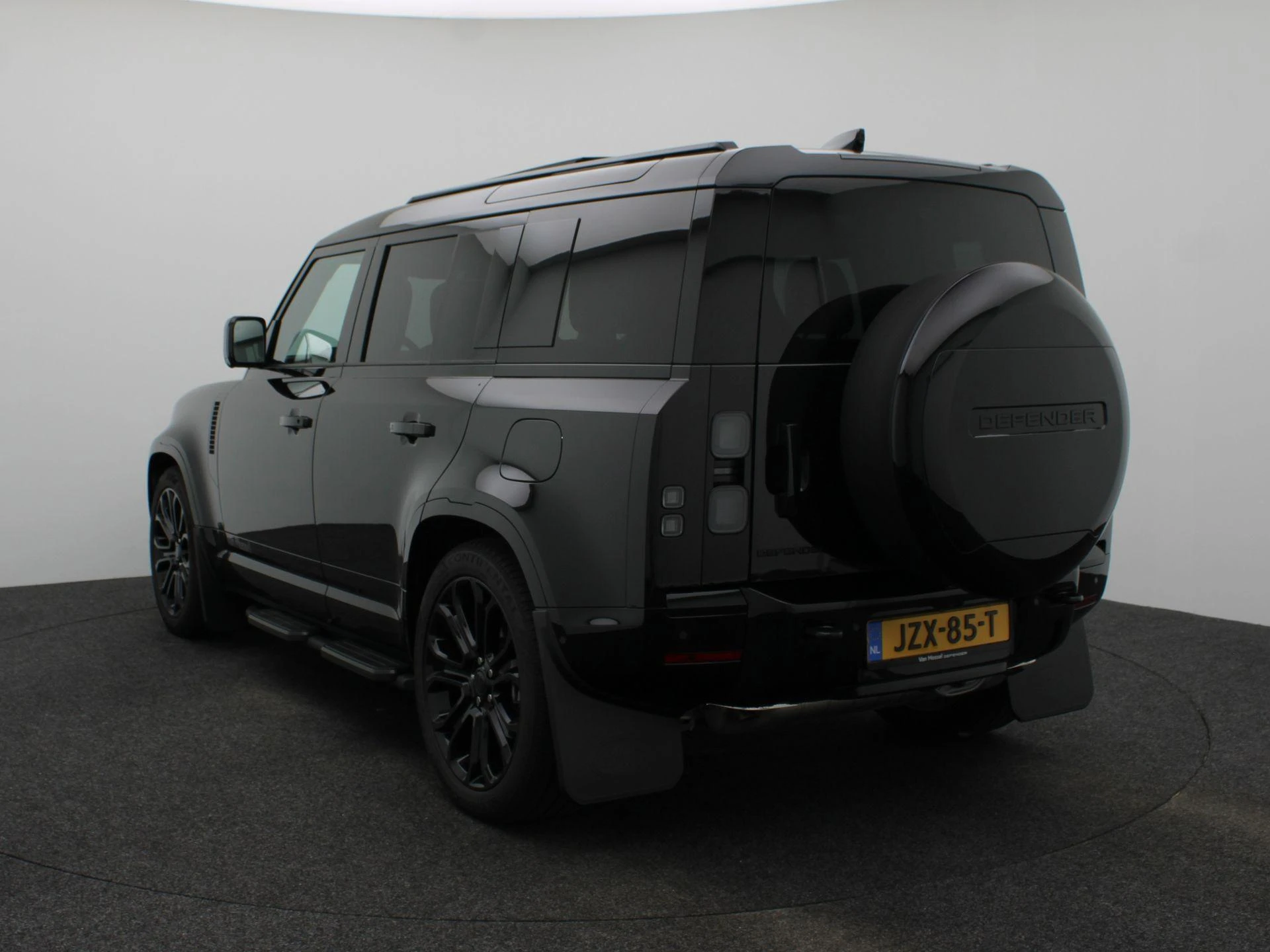 Land Rover Defender 110 2.0 P300e 110 X-Dynamic HSE