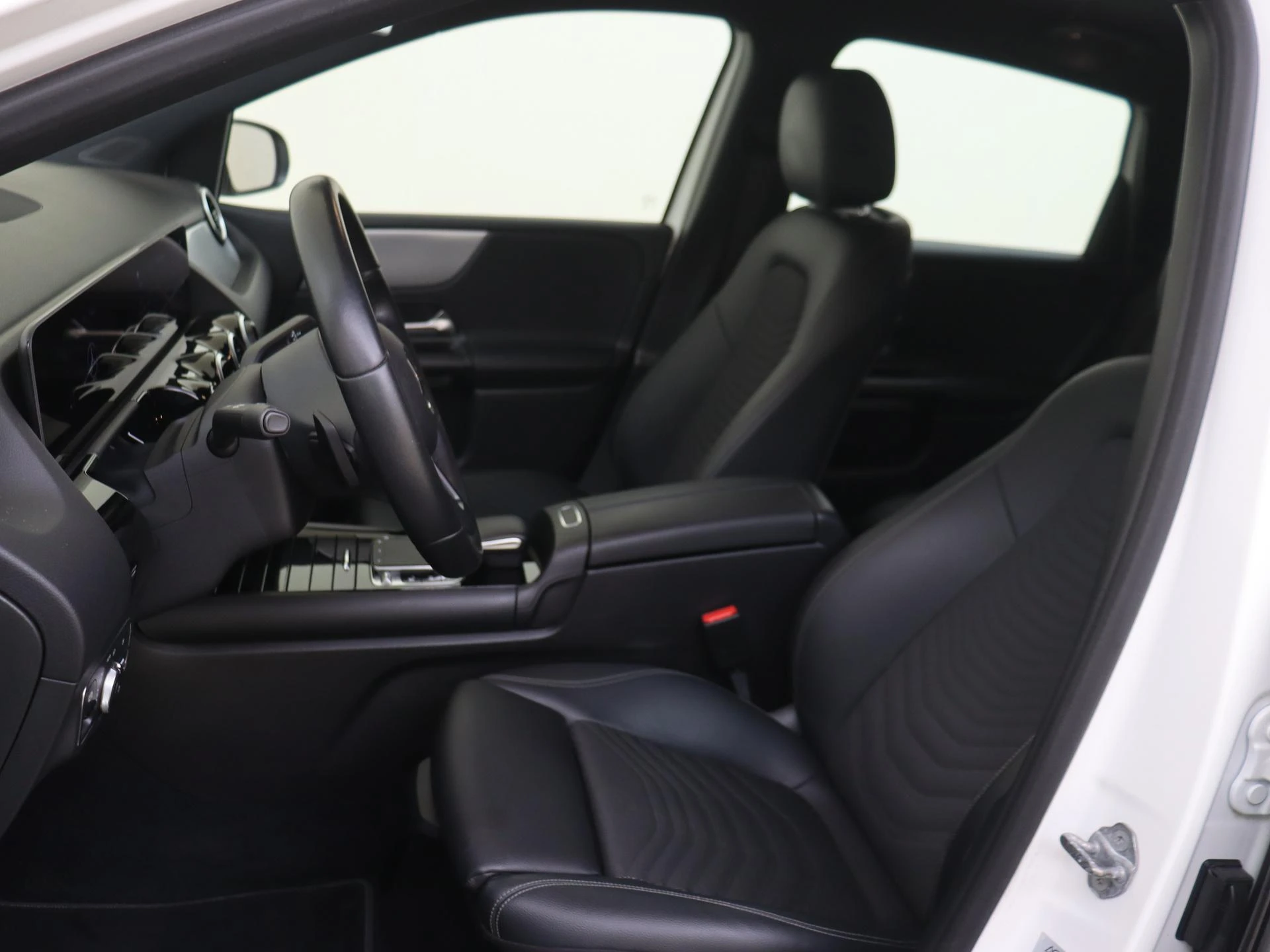 Mercedes-Benz-B-Klasse-image-10