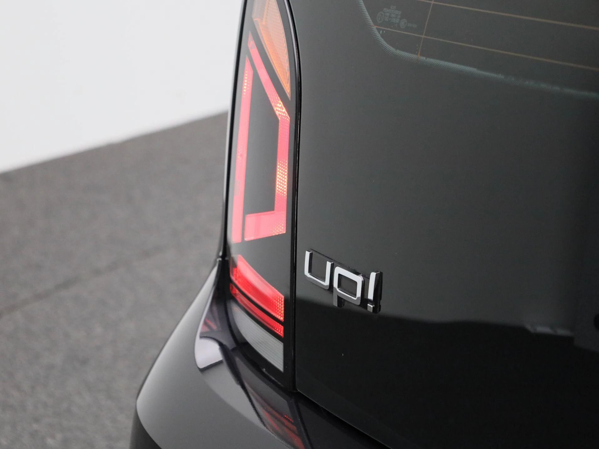 Volkswagen-up!-image-31