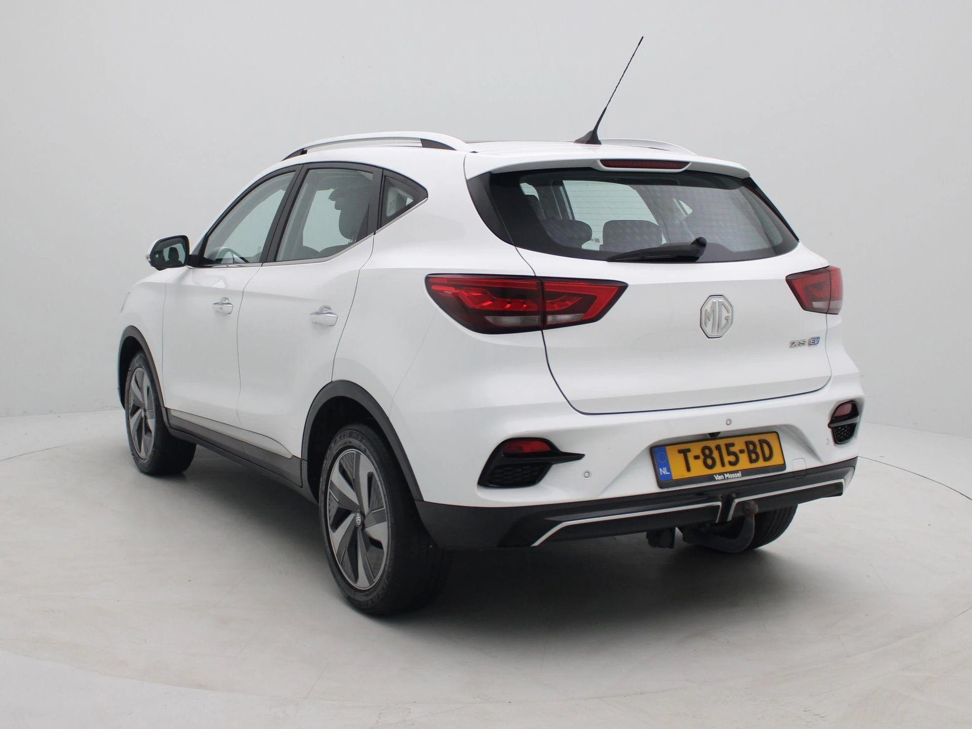 MG-ZS EV-image-1