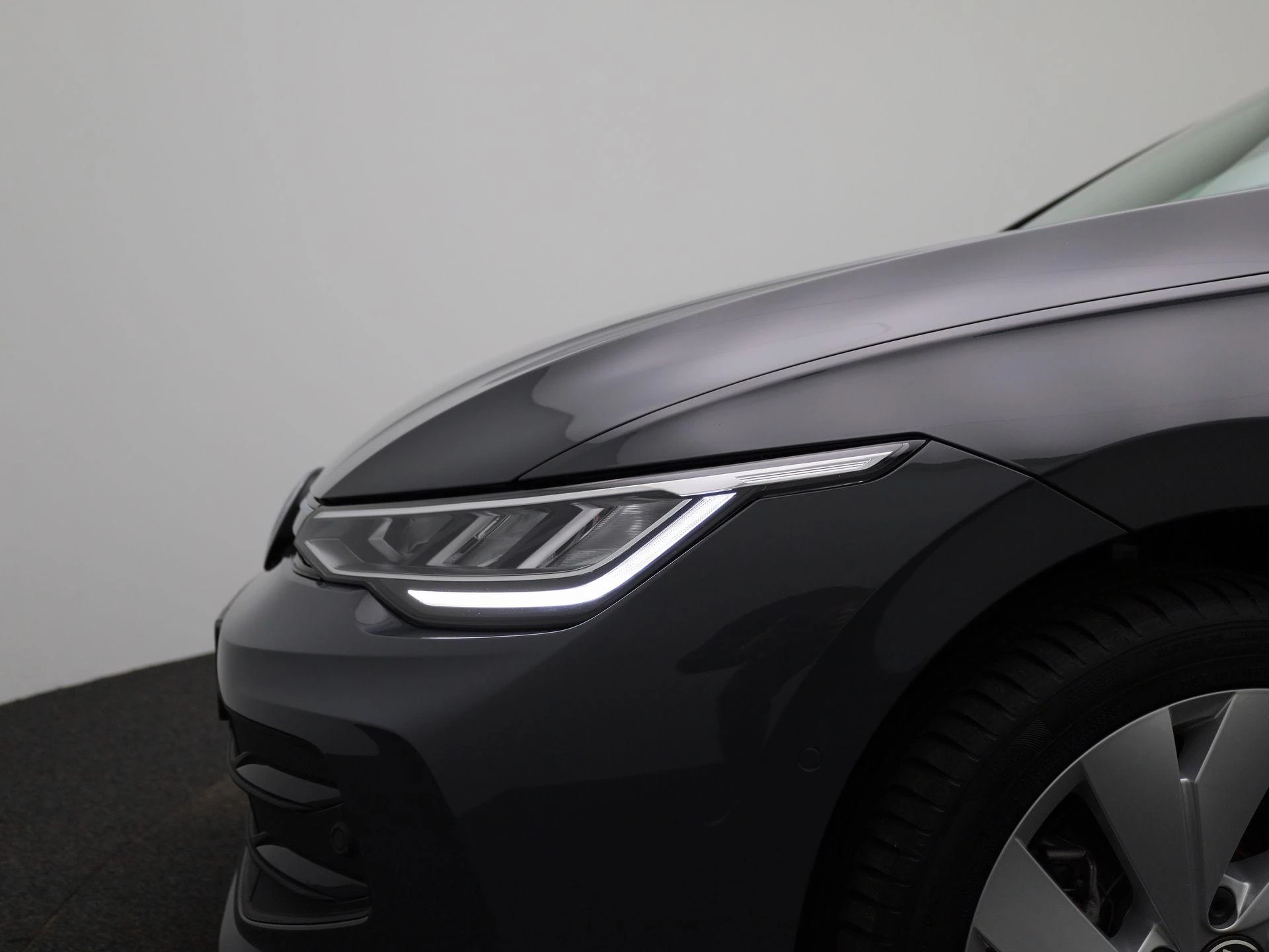Volkswagen-Golf-image-14