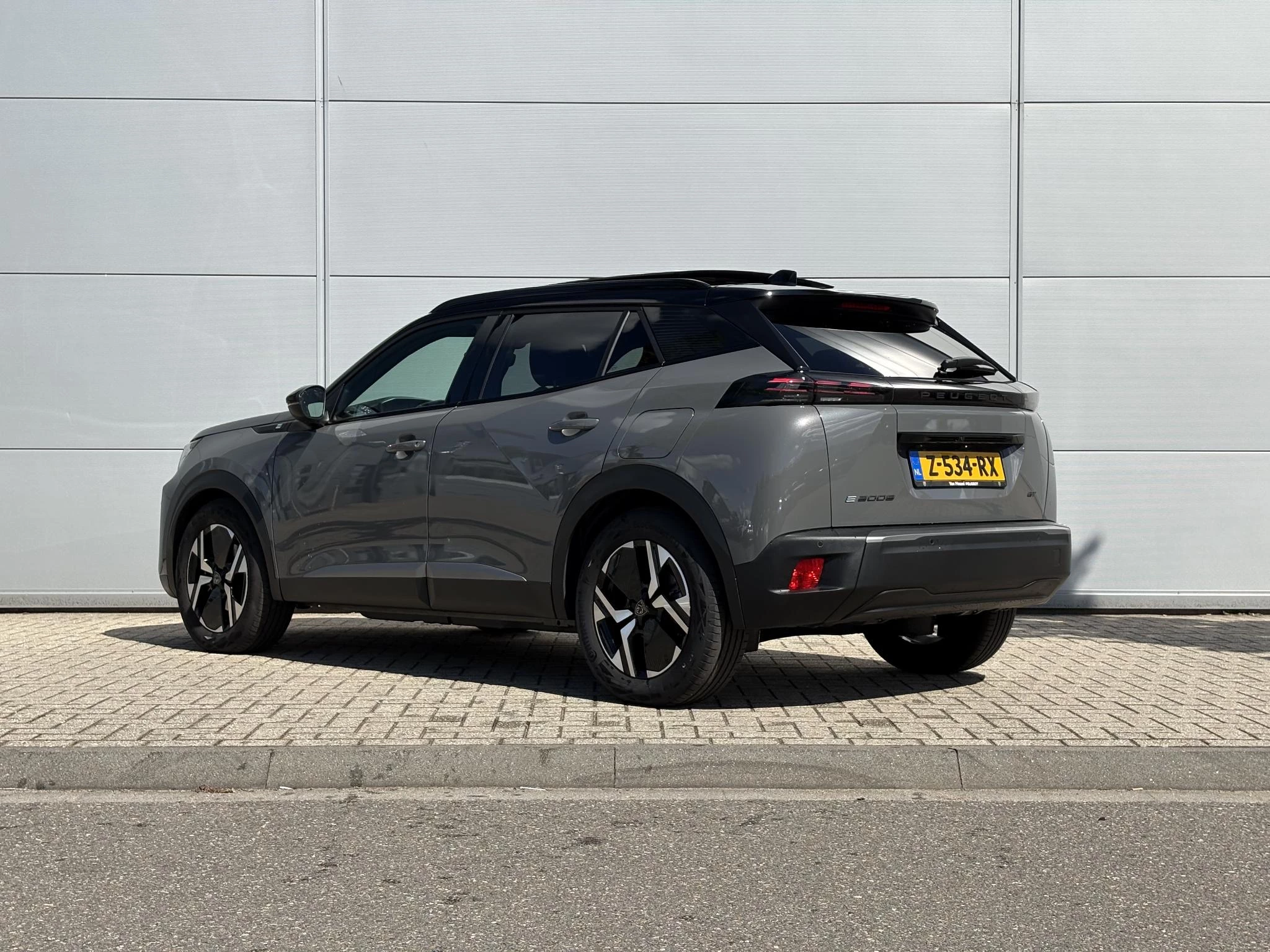 Peugeot e-2008