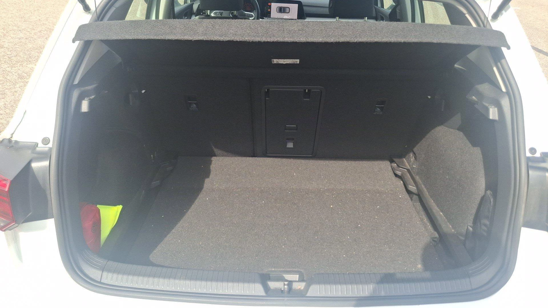 Volkswagen-Golf-image-9