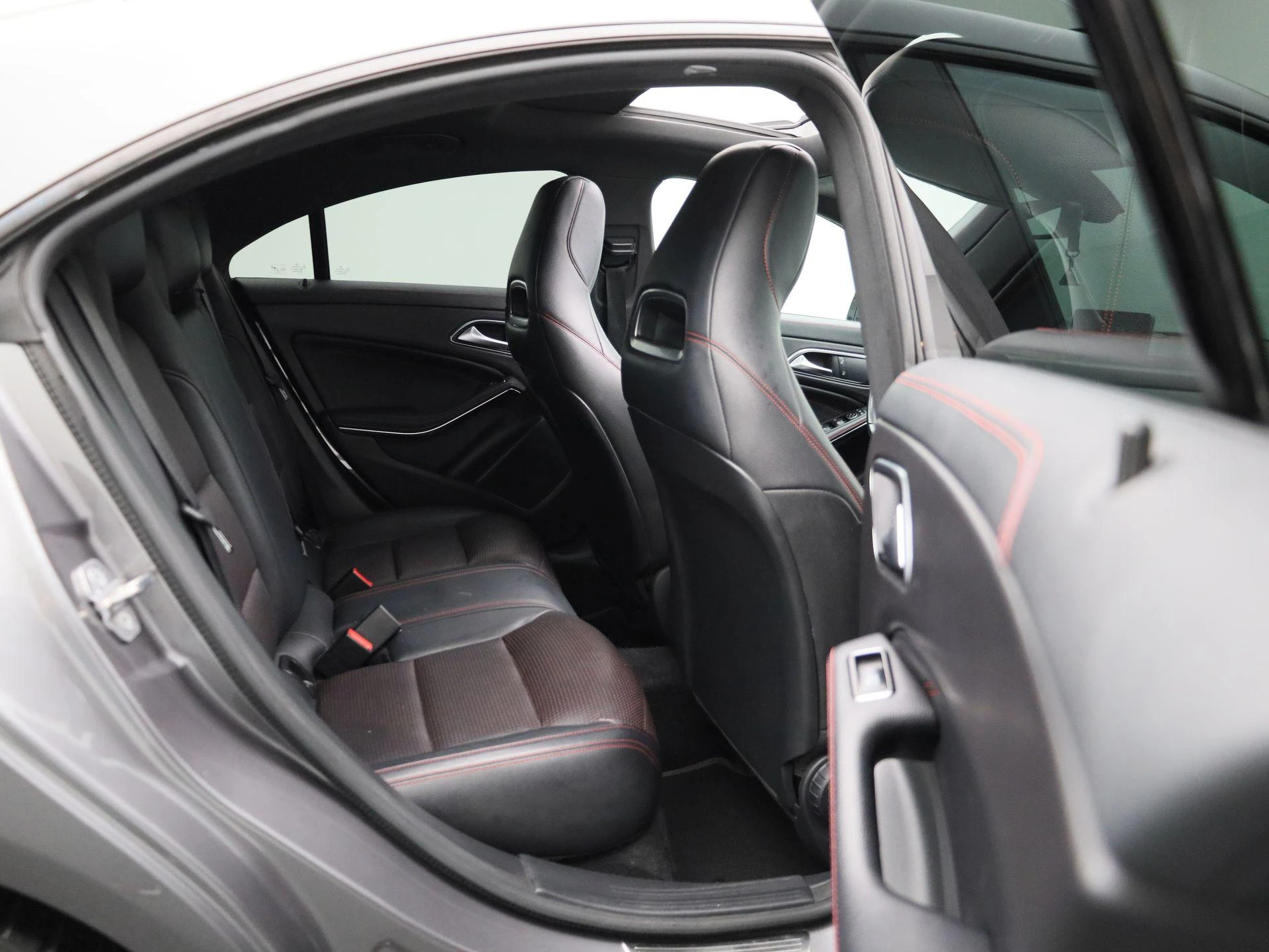Mercedes-Benz-CLA-image-41