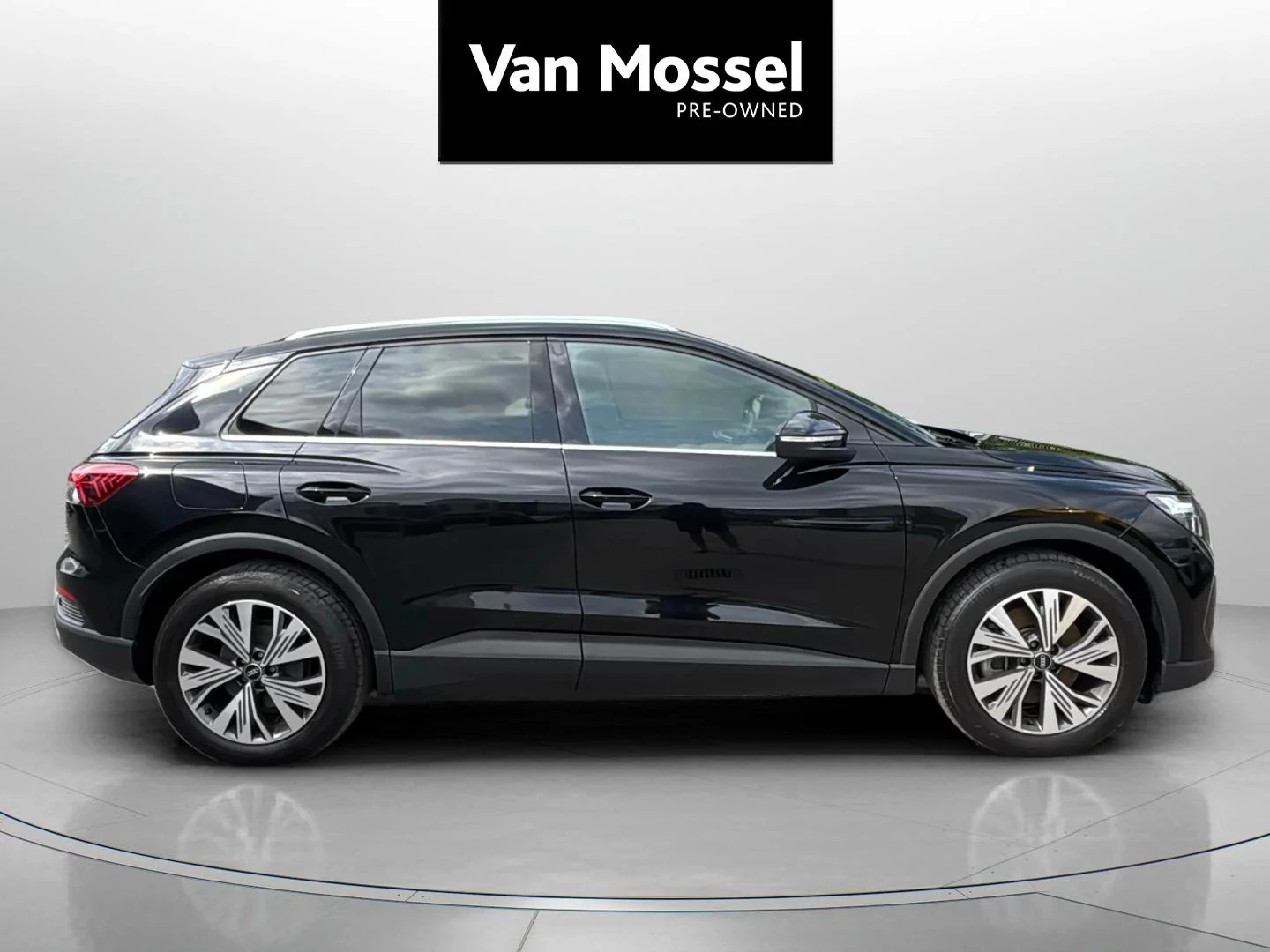 Audi-Q4 e-tron-image-5