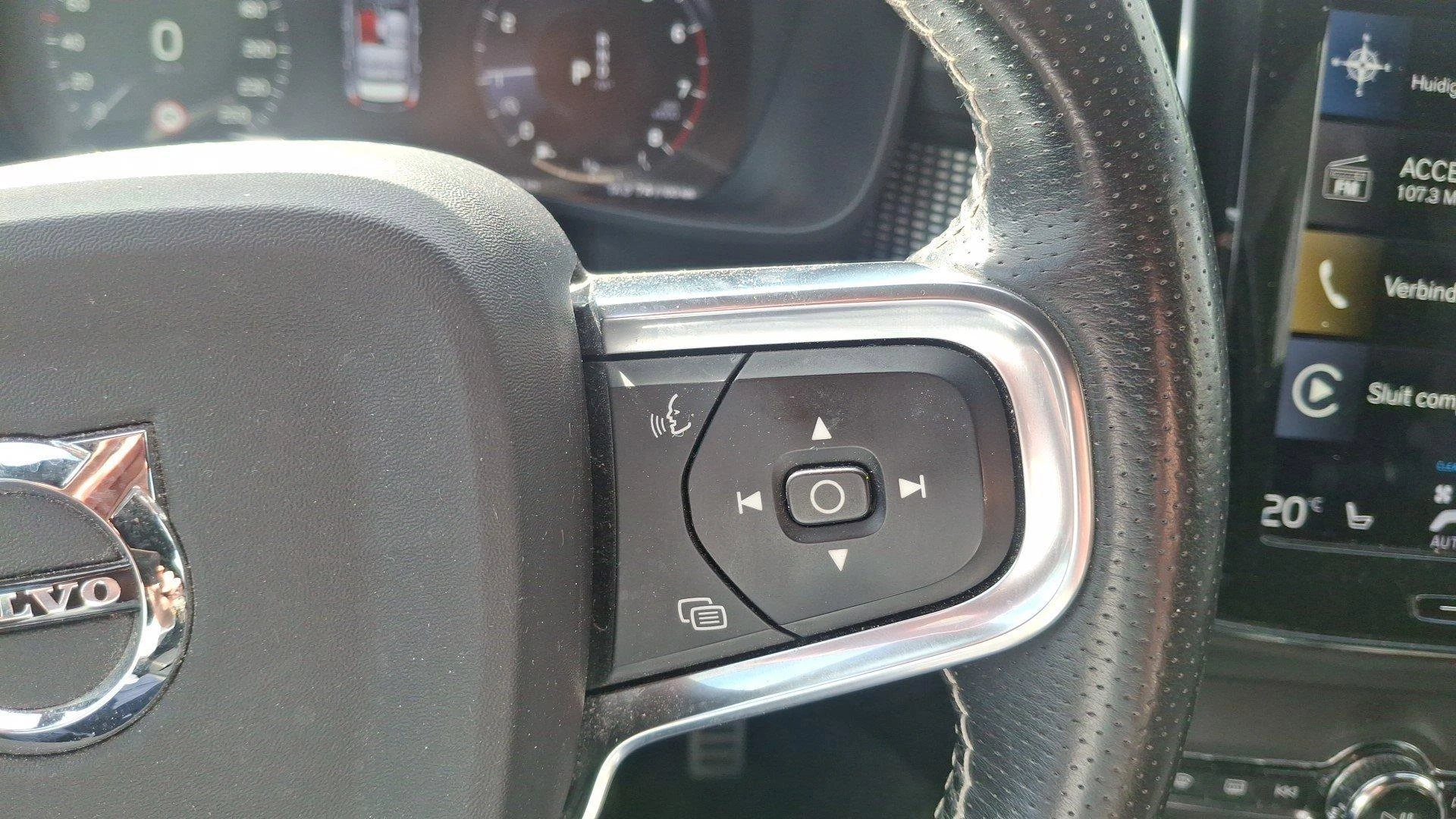 Volvo-XC40-image-12