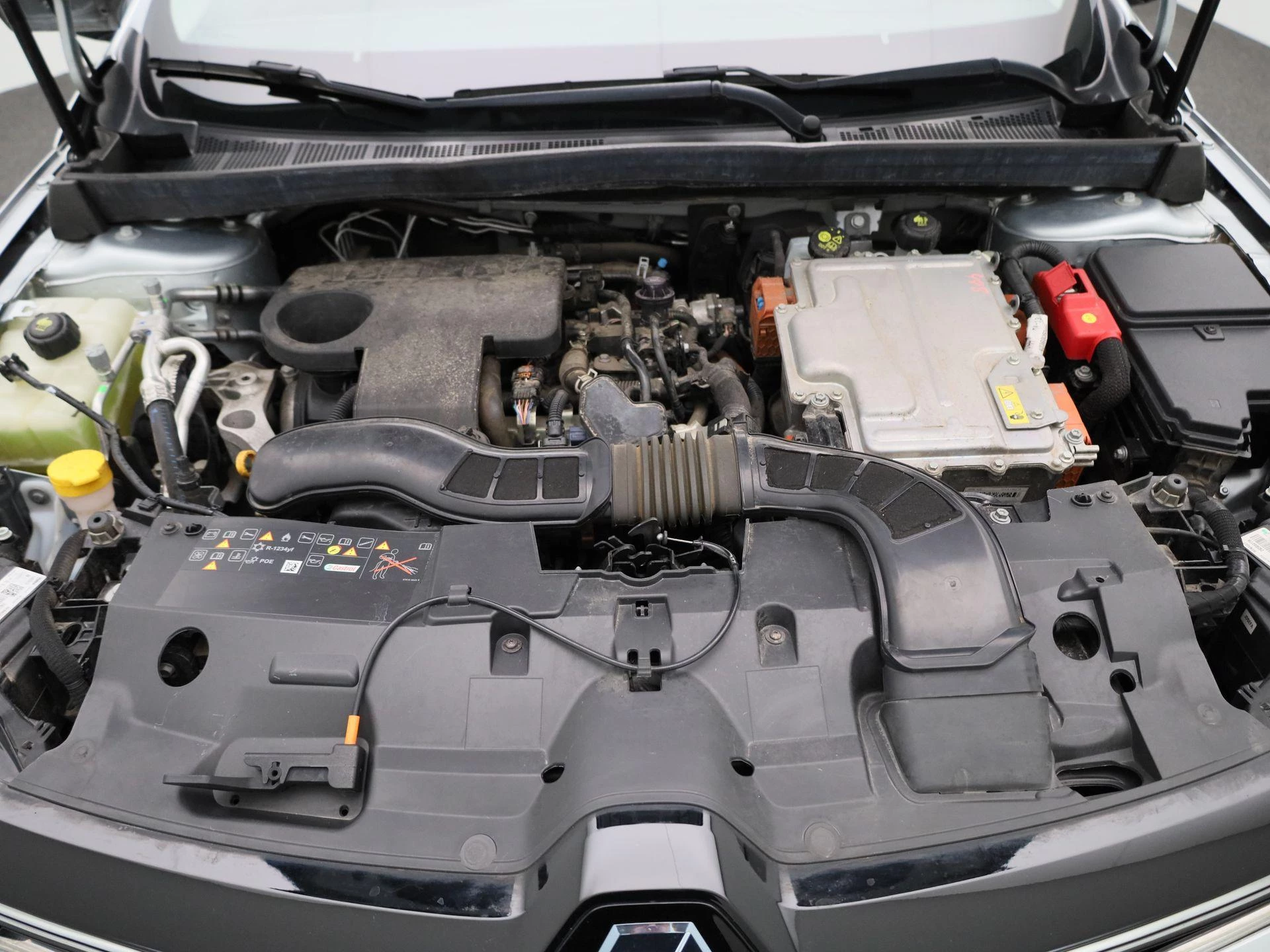 Renault-Megane E-Tech-image-32