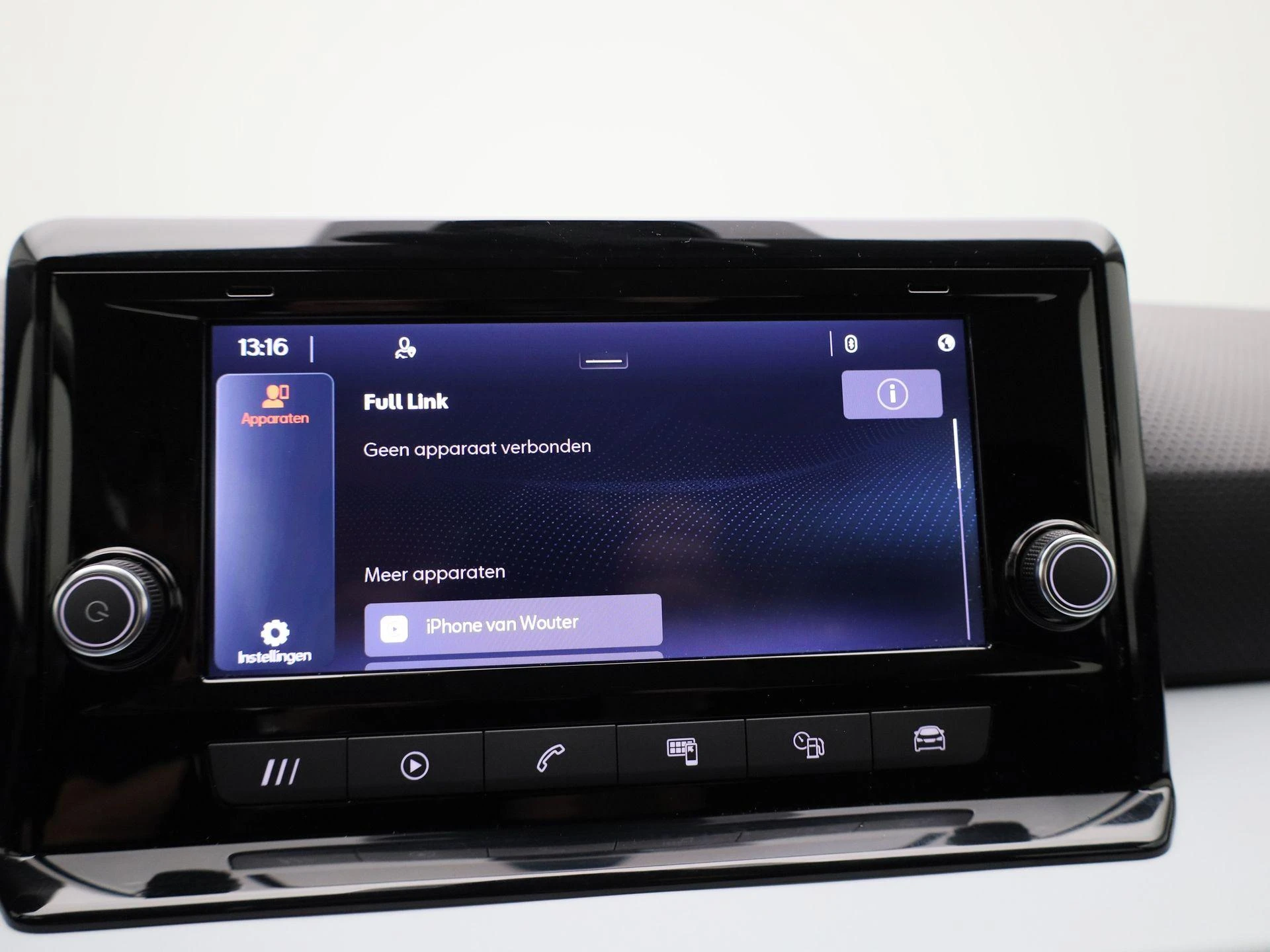SEAT-Arona-image-24