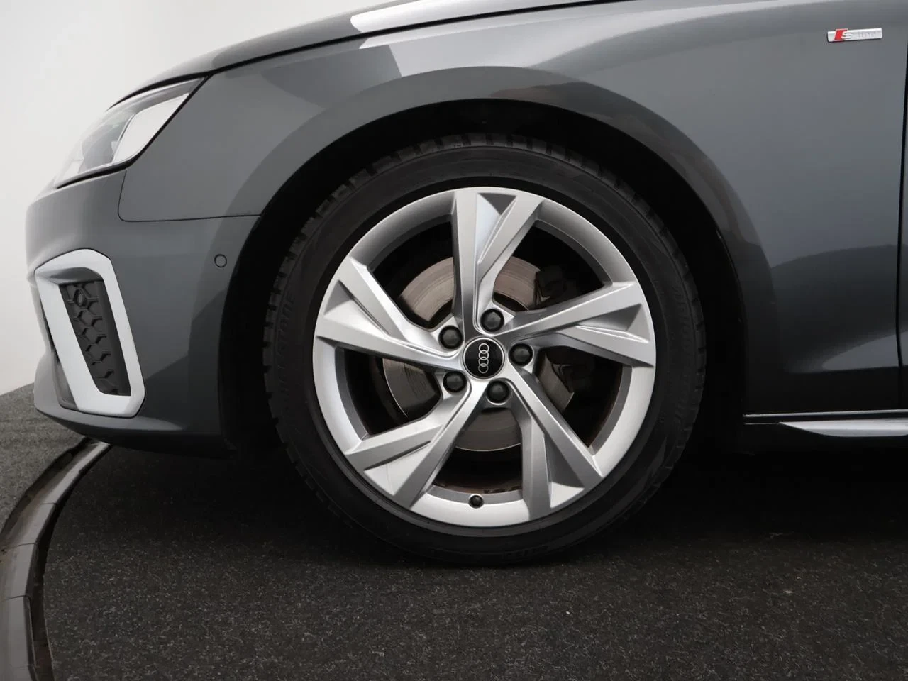 Audi-A4-image-6
