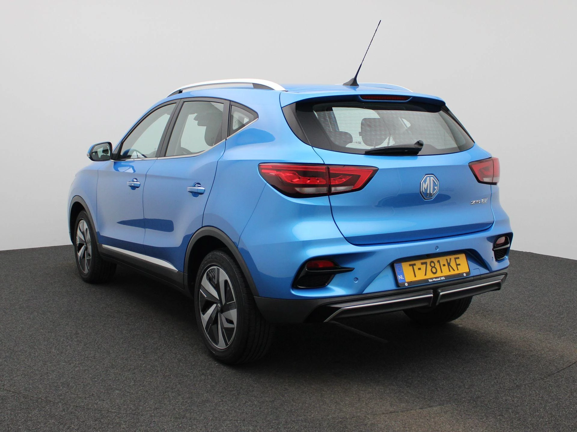 MG-ZS EV-image-1