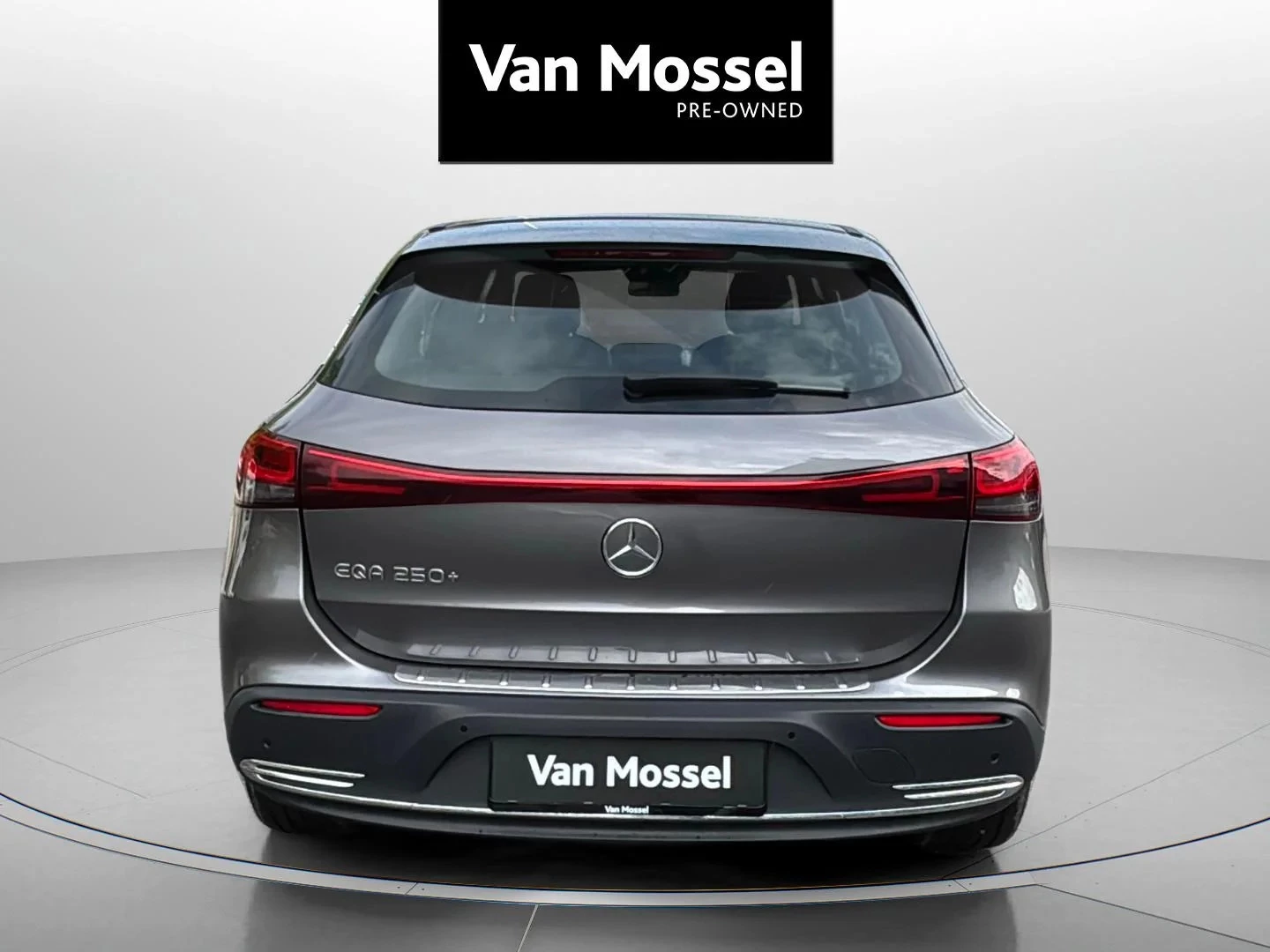 Mercedes-Benz-EQA-image-3